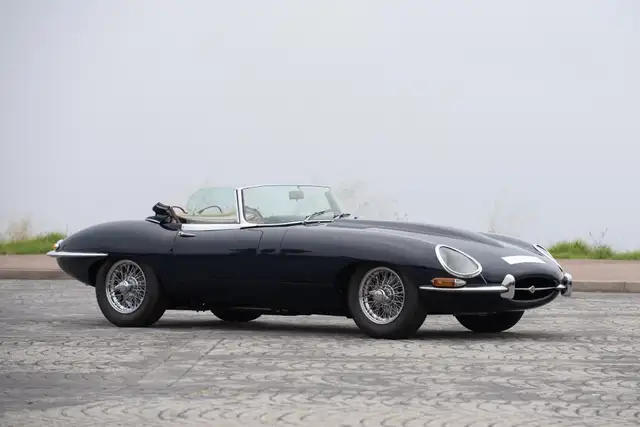 Jaguar E-Type 4.2 S1 Roadster