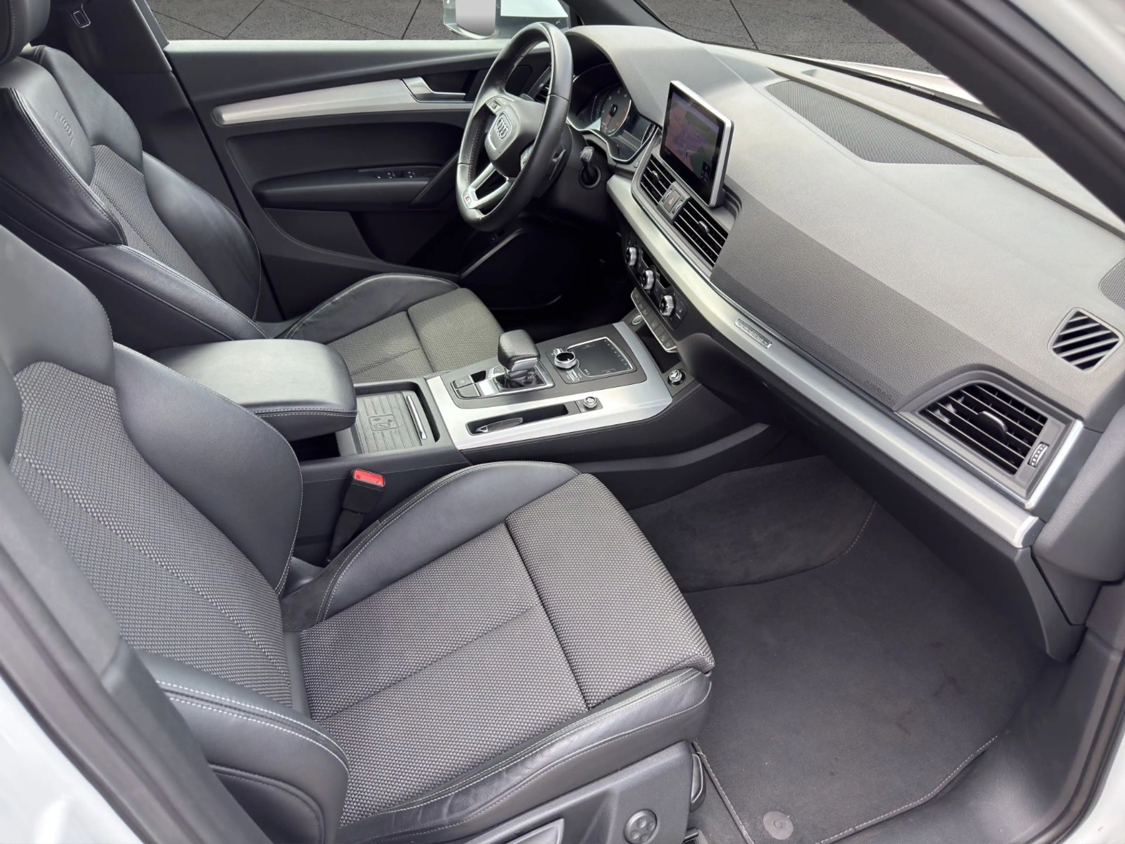 Audi Q5 40 TDI quattro sport S-Line S-Tronic — photo 14