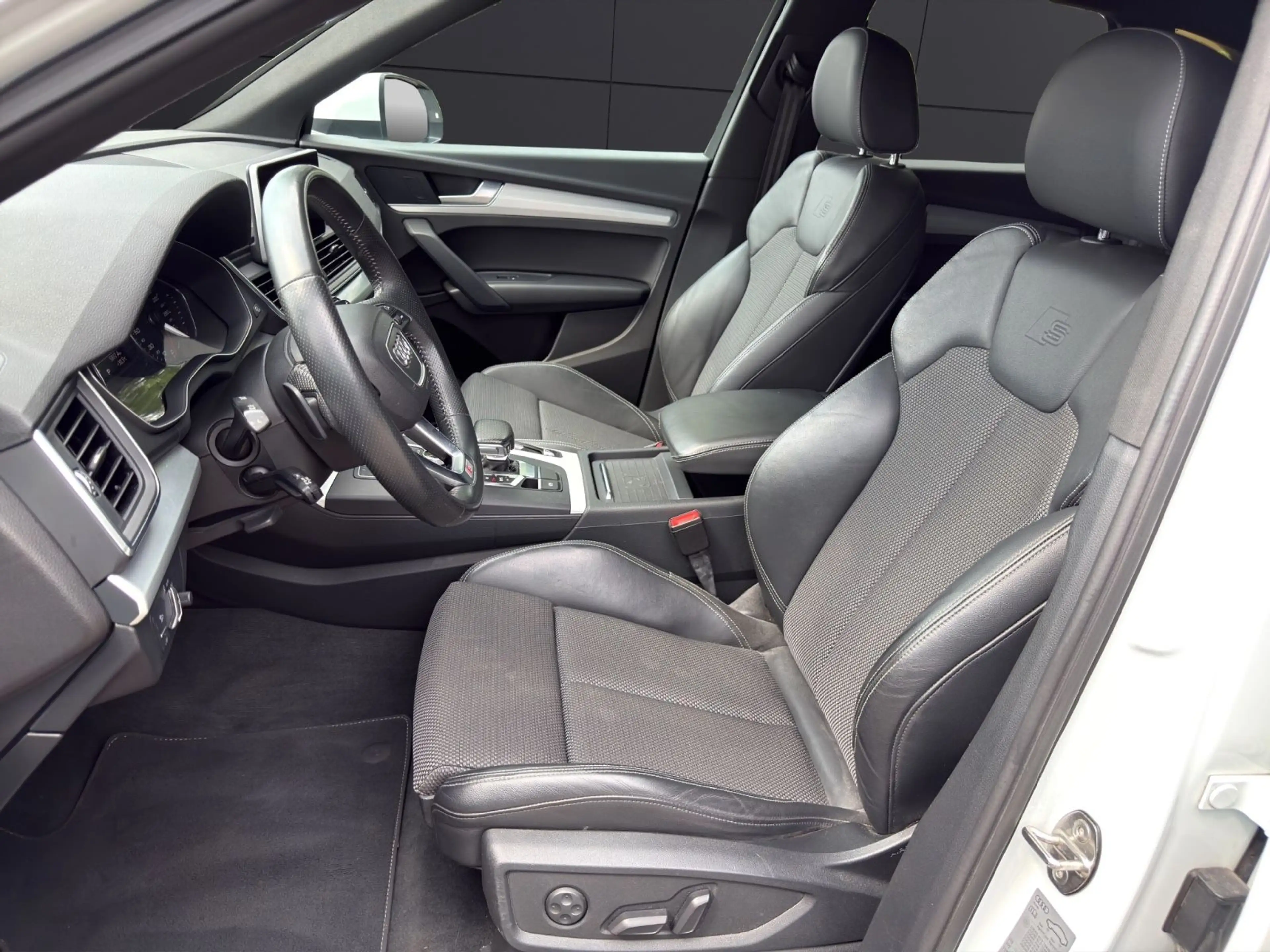 Audi Q5 40 TDI quattro sport S-Line S-Tronic — photo 9