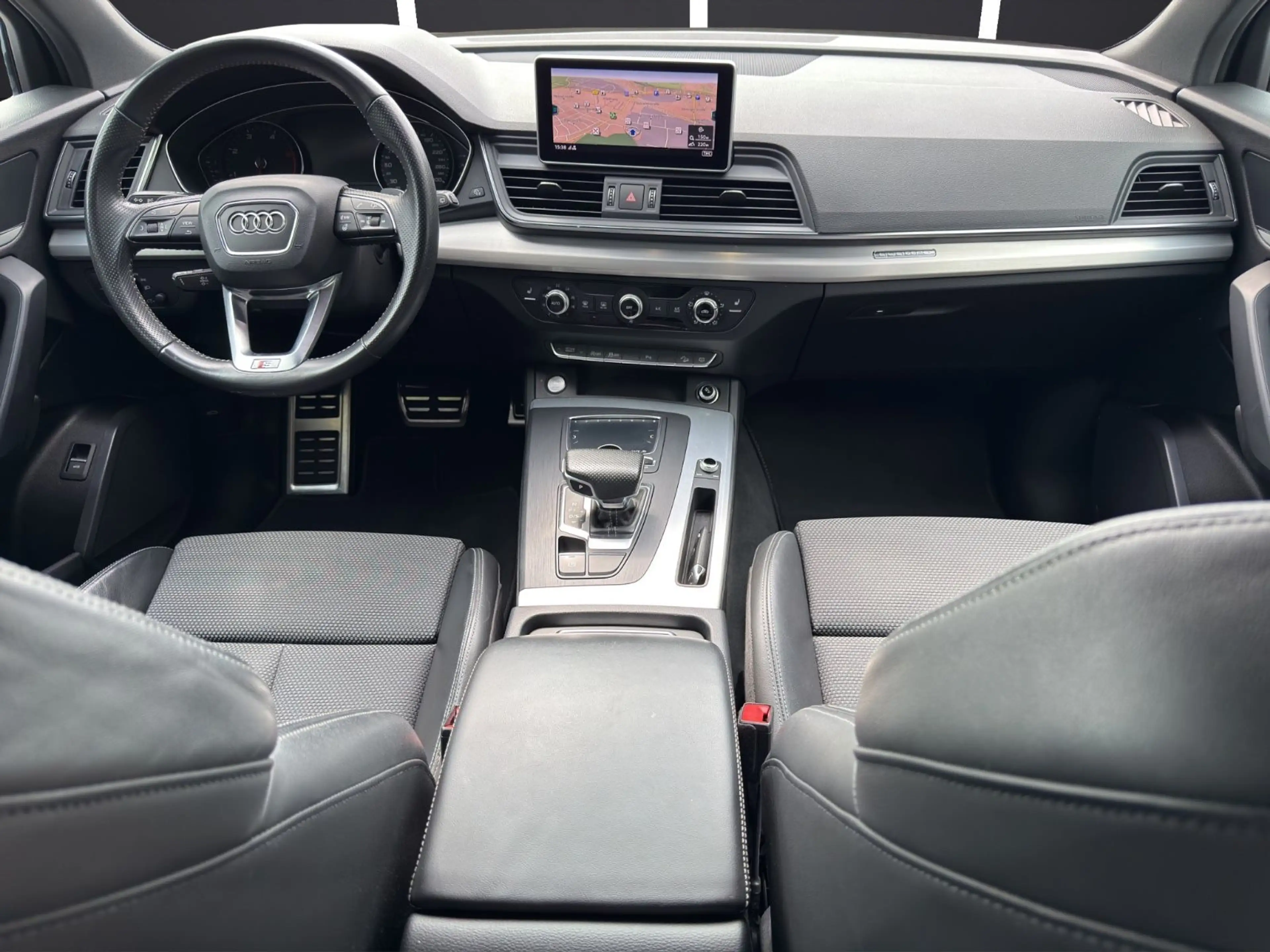 Audi Q5 40 TDI quattro sport S-Line S-Tronic — photo 12