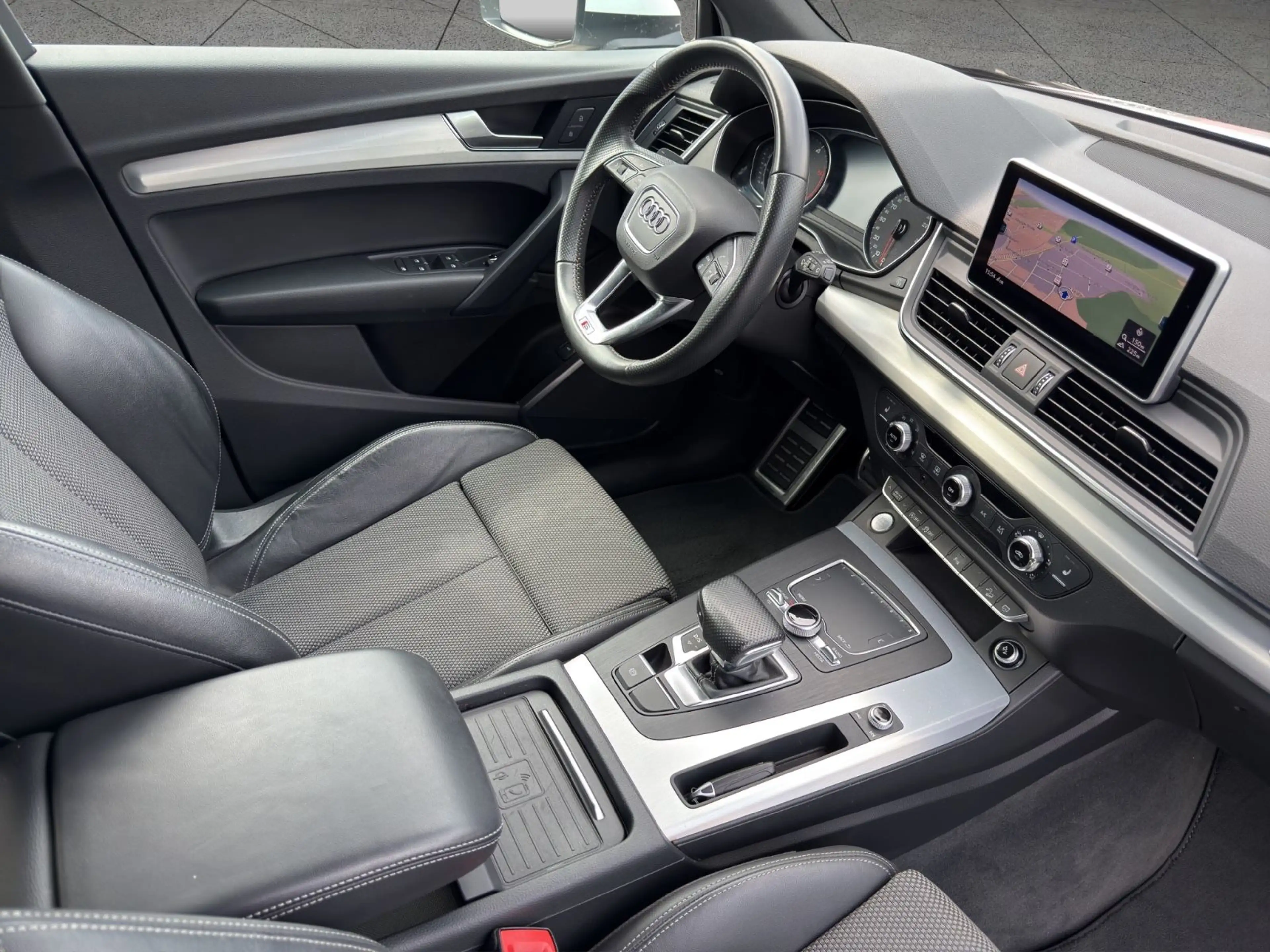 Audi Q5 40 TDI quattro sport S-Line S-Tronic — photo 13