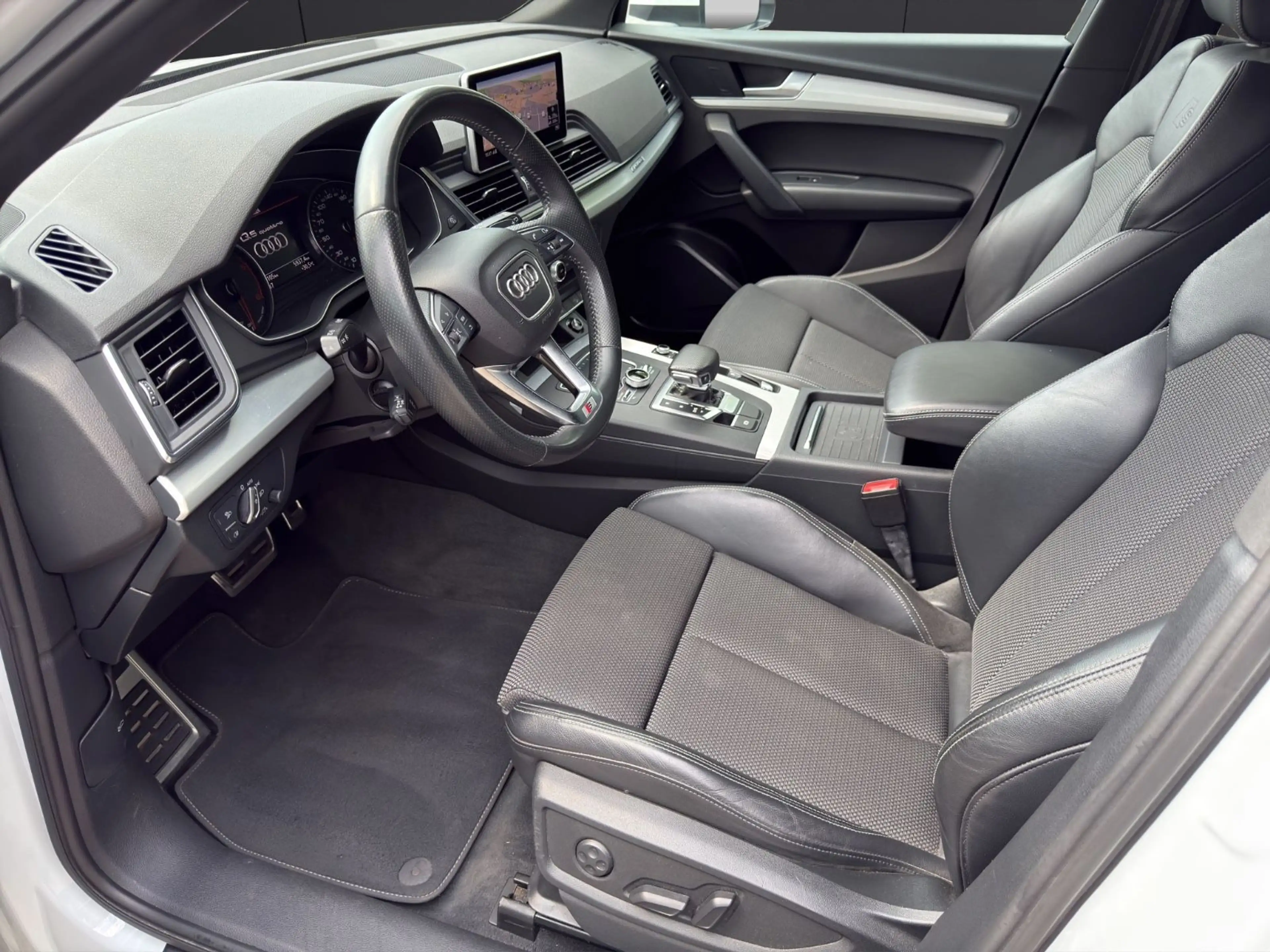 Audi Q5 40 TDI quattro sport S-Line S-Tronic — photo 11