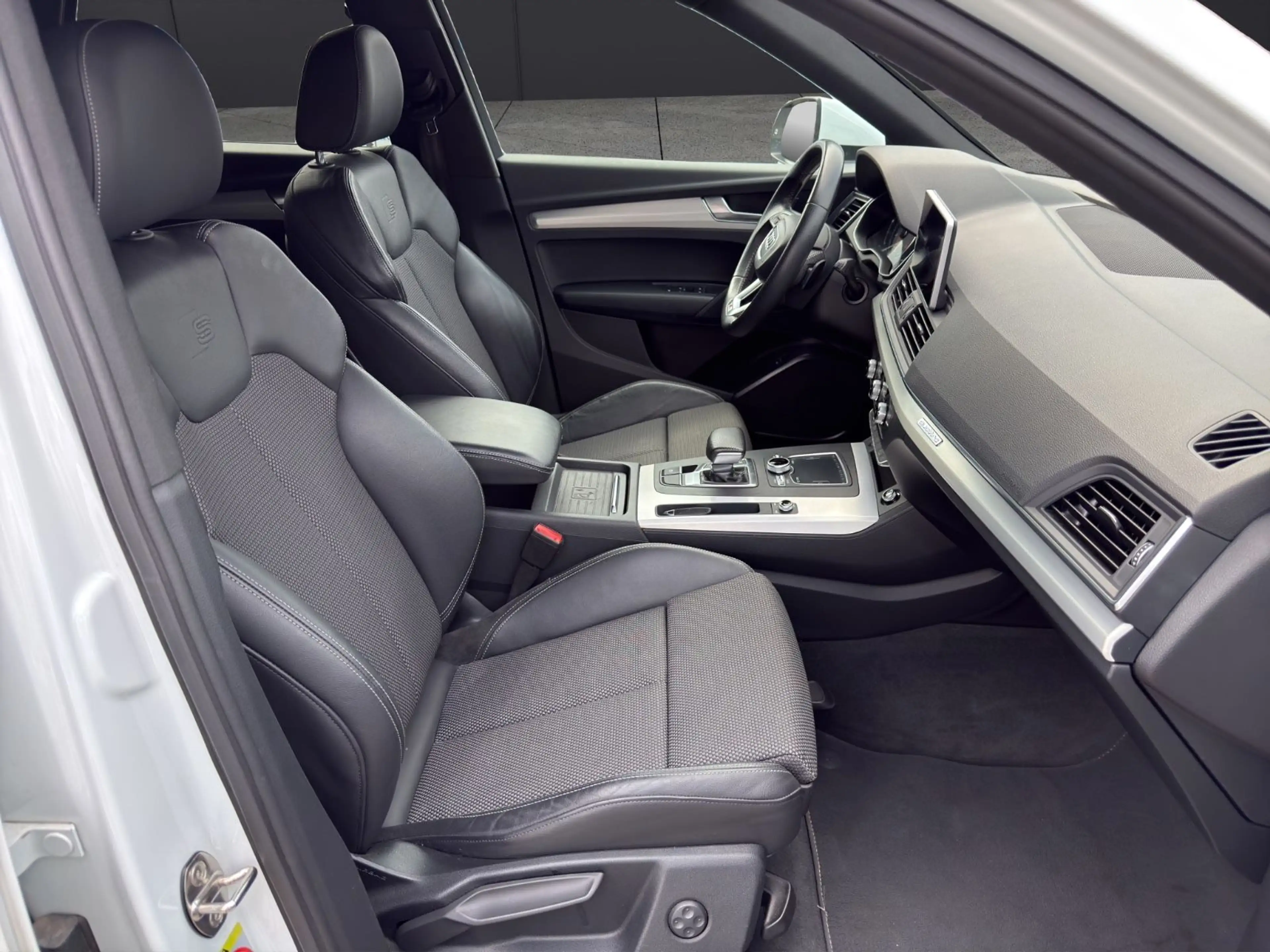 Audi Q5 40 TDI quattro sport S-Line S-Tronic — photo 15
