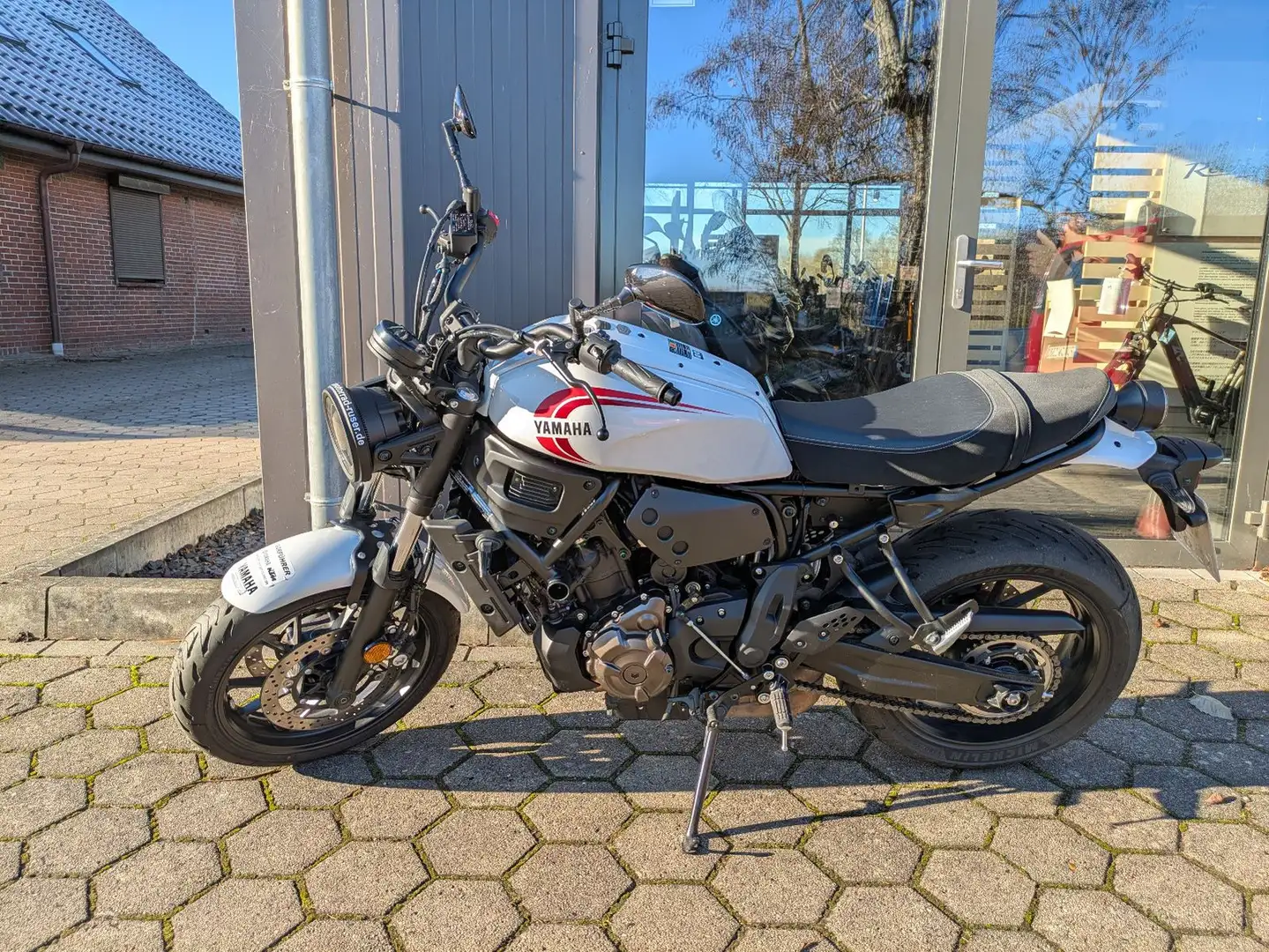 Yamaha XSR 700 Blanco - 2