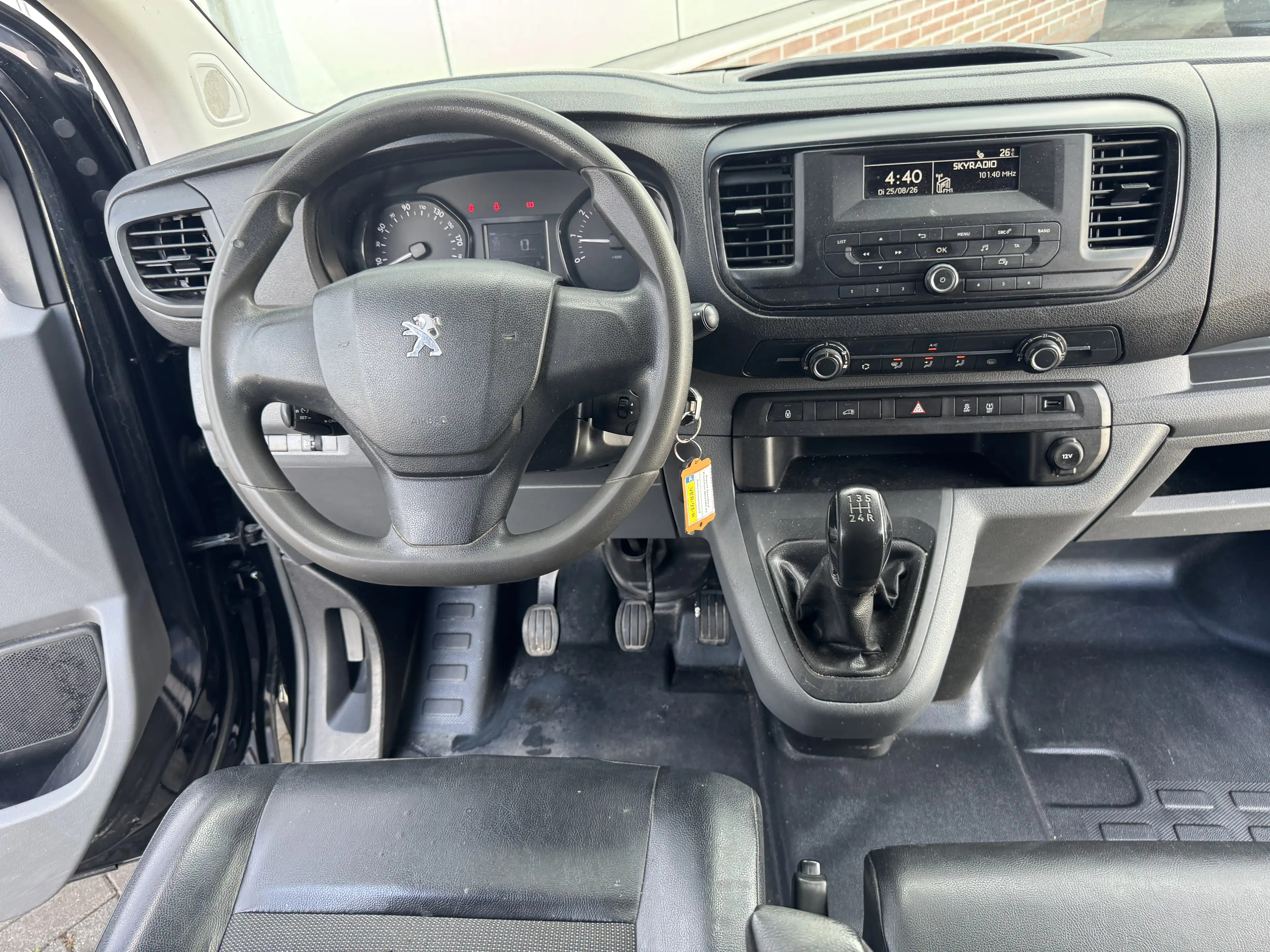 Peugeot Expert 1.6 BlueHDI 95 | Standard Premium 3-Pers | Airco | — photo 3
