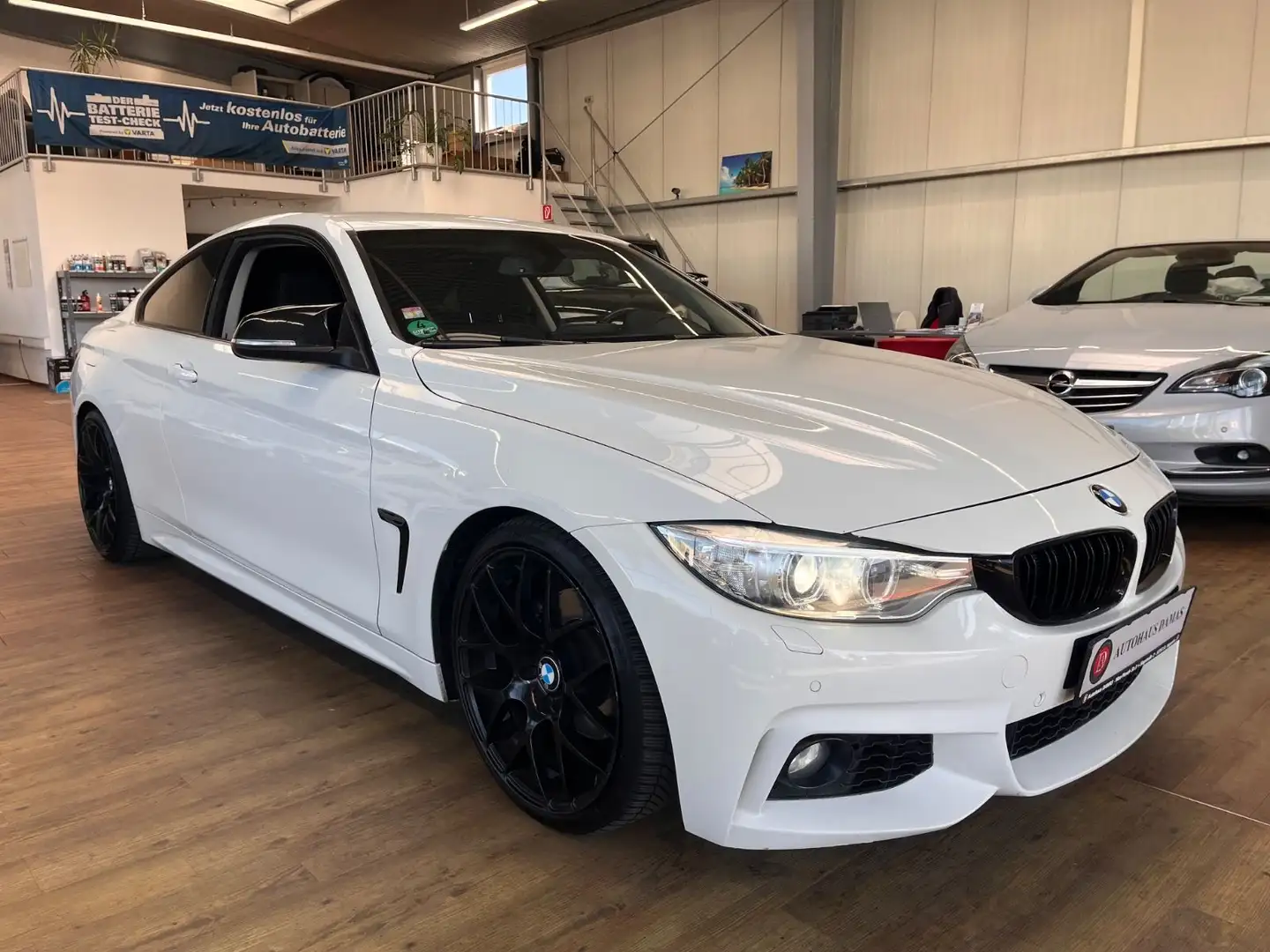 BMW 420 d Sport Line Bi-XENON,NAVI,PDC,KLIMAAUTO,SHZ Weiß - 1