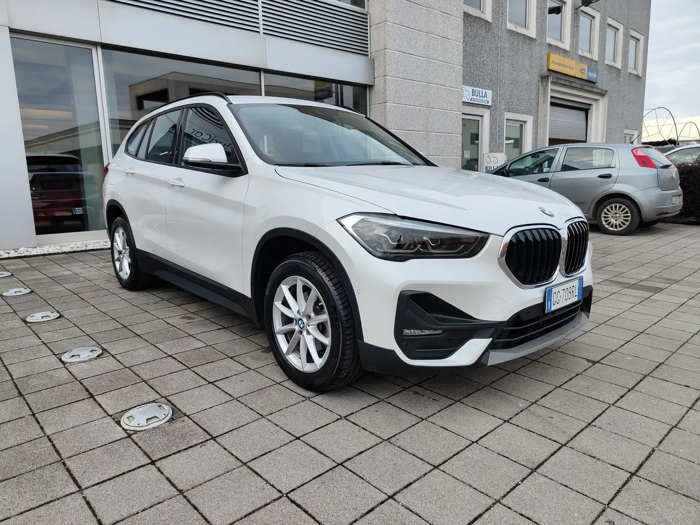 BMW X1 sDrive16d 116cv Navi FariLED AdaptiveCruise DAB Blanc - 2