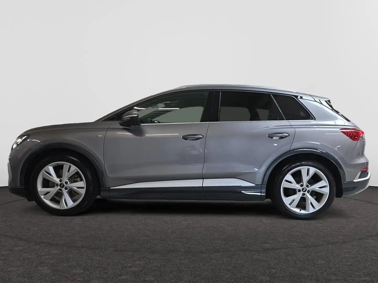 Audi Q4 e-tron S line 40 e-tron Argent - 2
