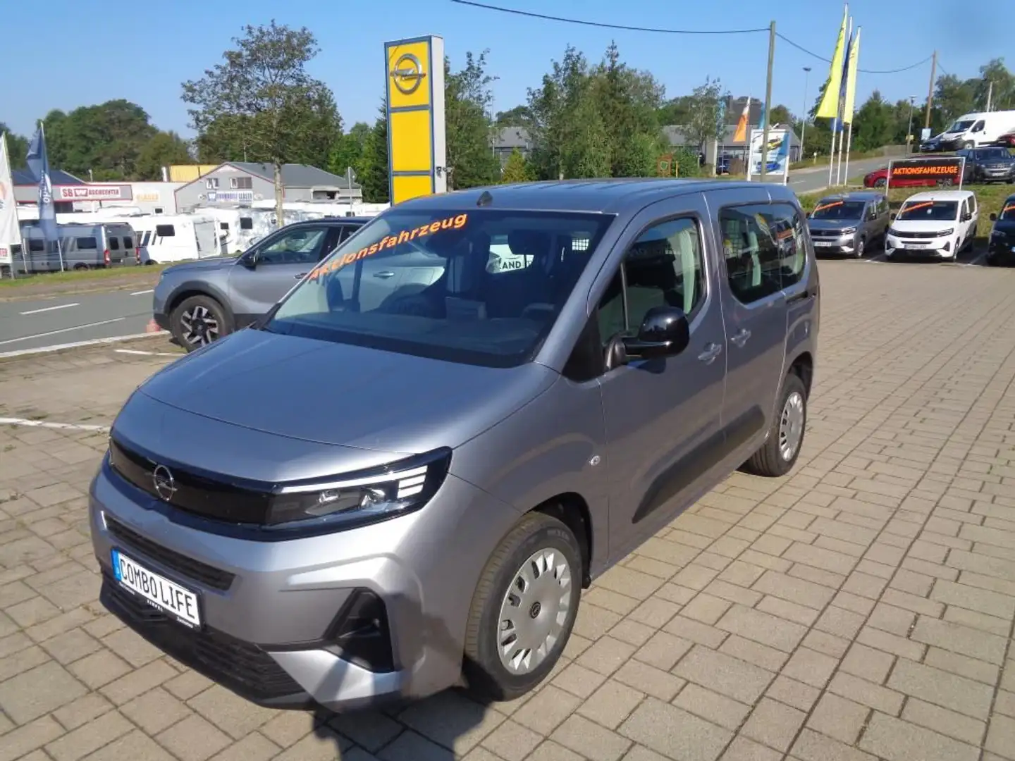 Opel Combo Kombi 1.5, 100 PS Klimaanlage, DAB, BT Weiß - 1