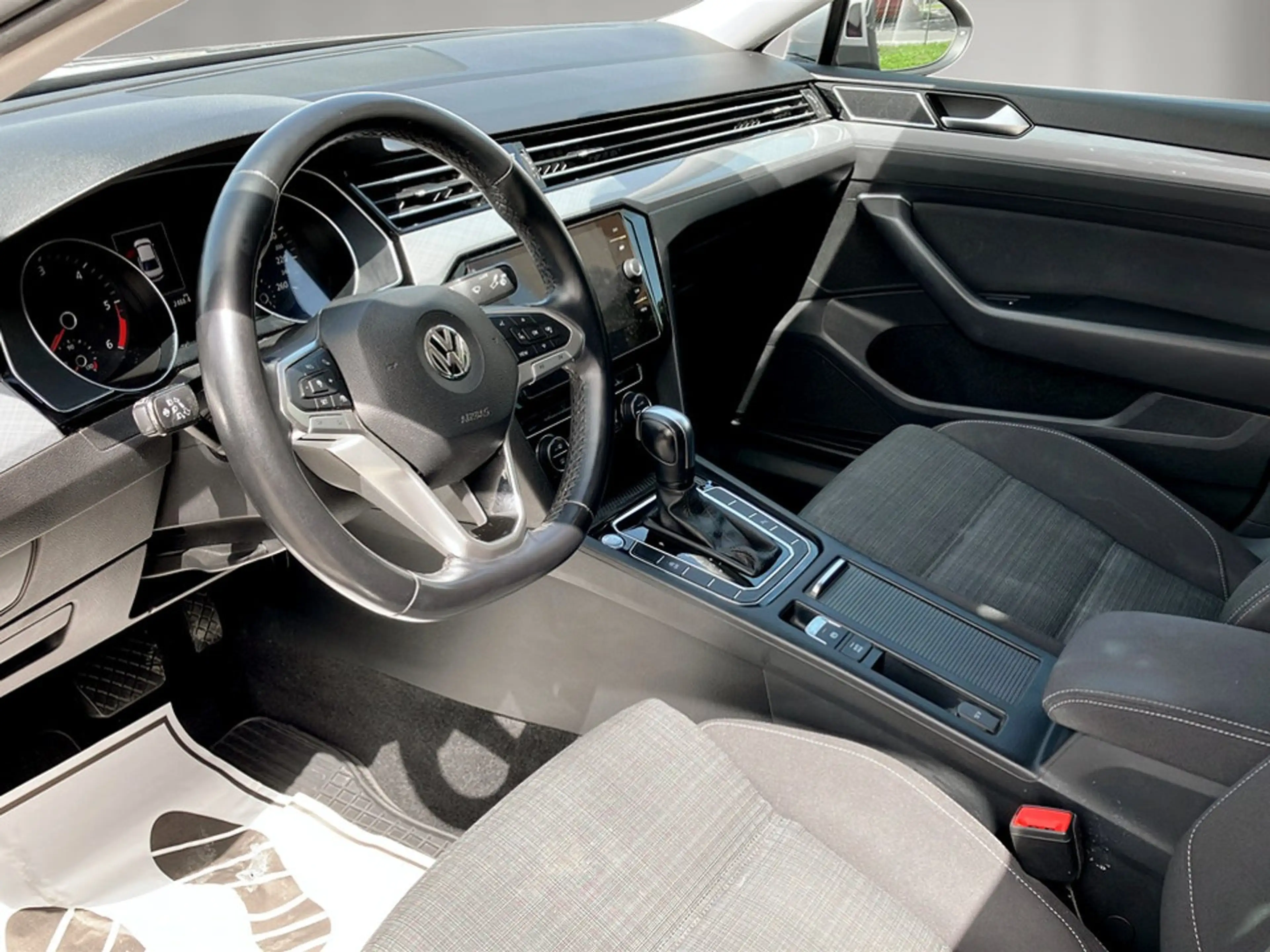 Volkswagen Passat Business TDI SCR DSG — photo 11