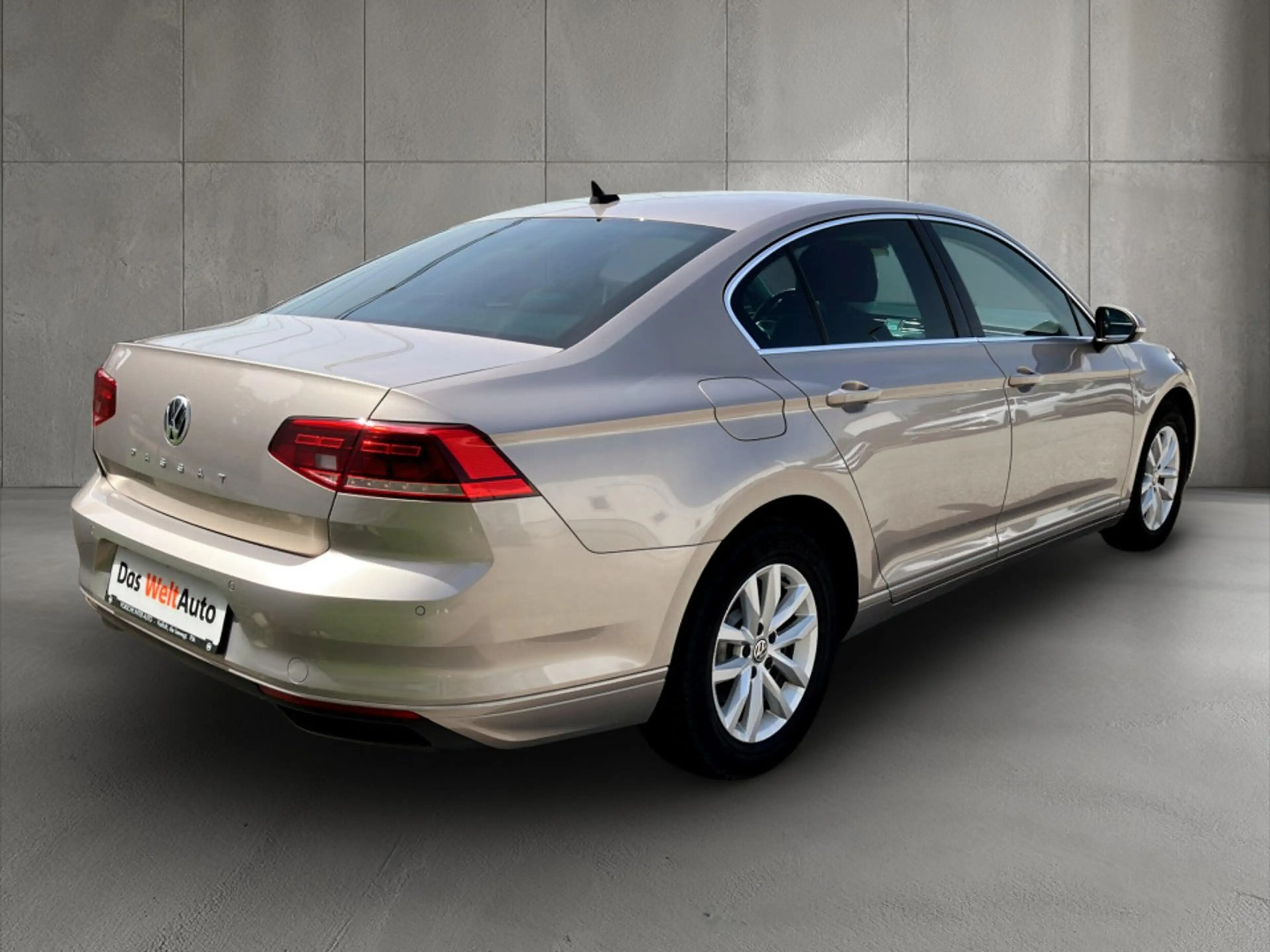 Volkswagen Passat Business TDI SCR DSG — photo 4