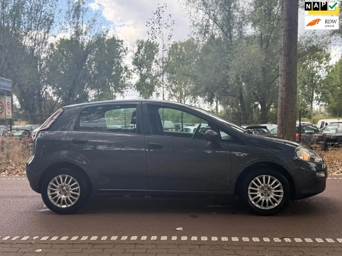 Fiat Punto Evo 1.2 Pop AIRCO!5DEURS!APK!KOOPJE! Grijs - 1