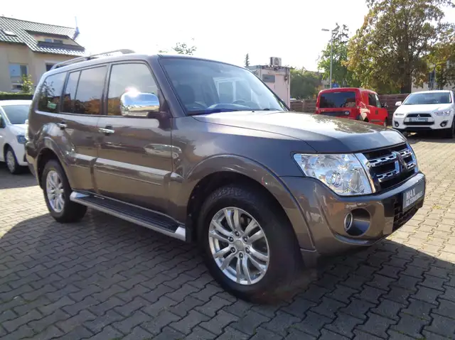 Mitsubishi Pajero Pajero Diesel  5-Türer 3.2 DI-D Automatik Edition