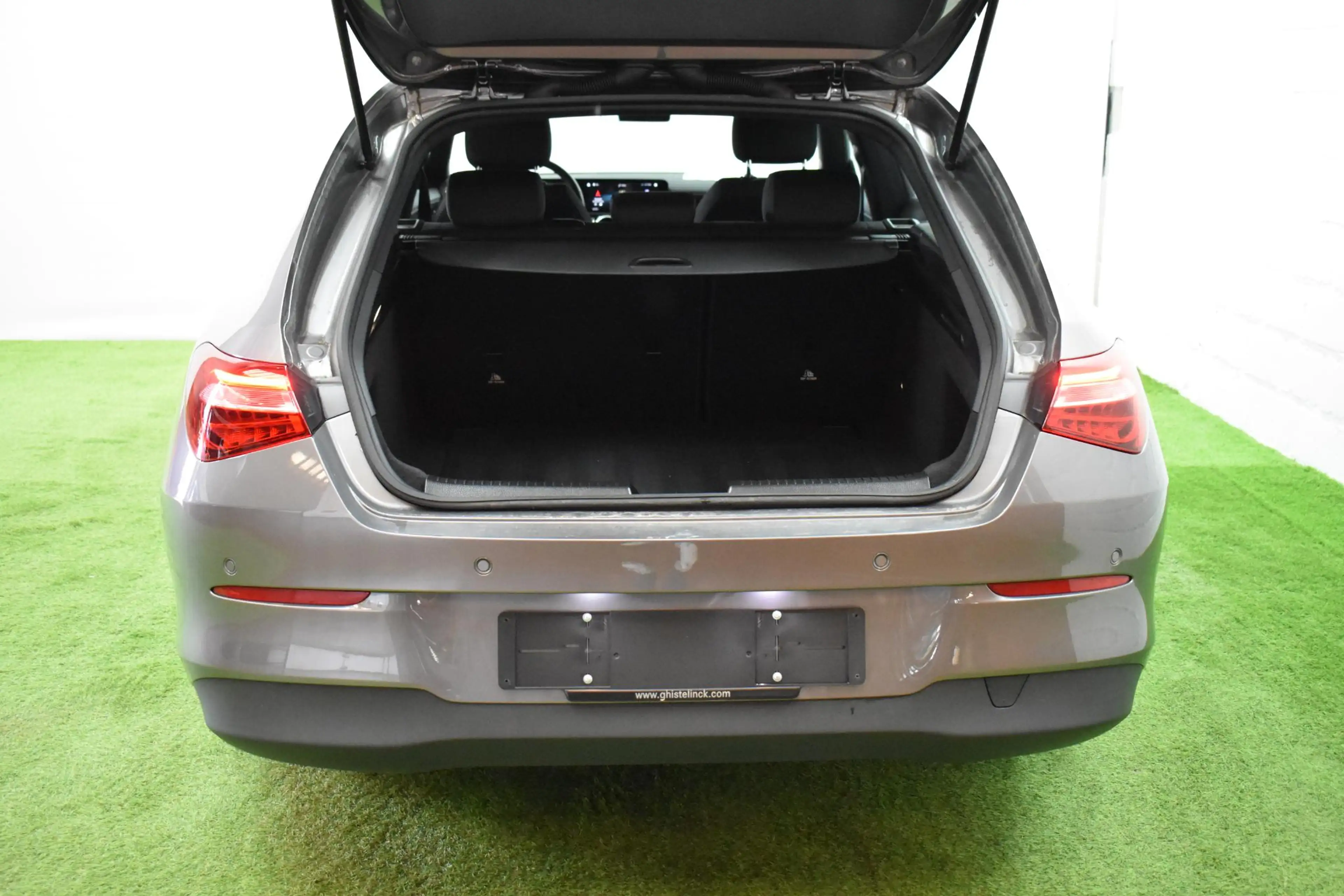 Mercedes-Benz CLA 180 Shooting Brake CLA d Shooting Brake — photo 7