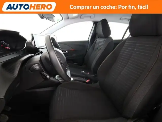 Peugeot 208 view 11