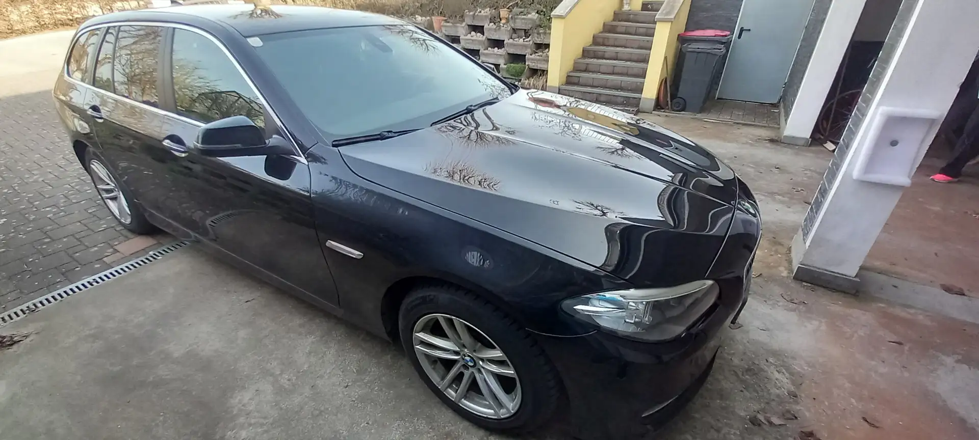 BMW 518 518d Touring Aut. Schwarz - 2