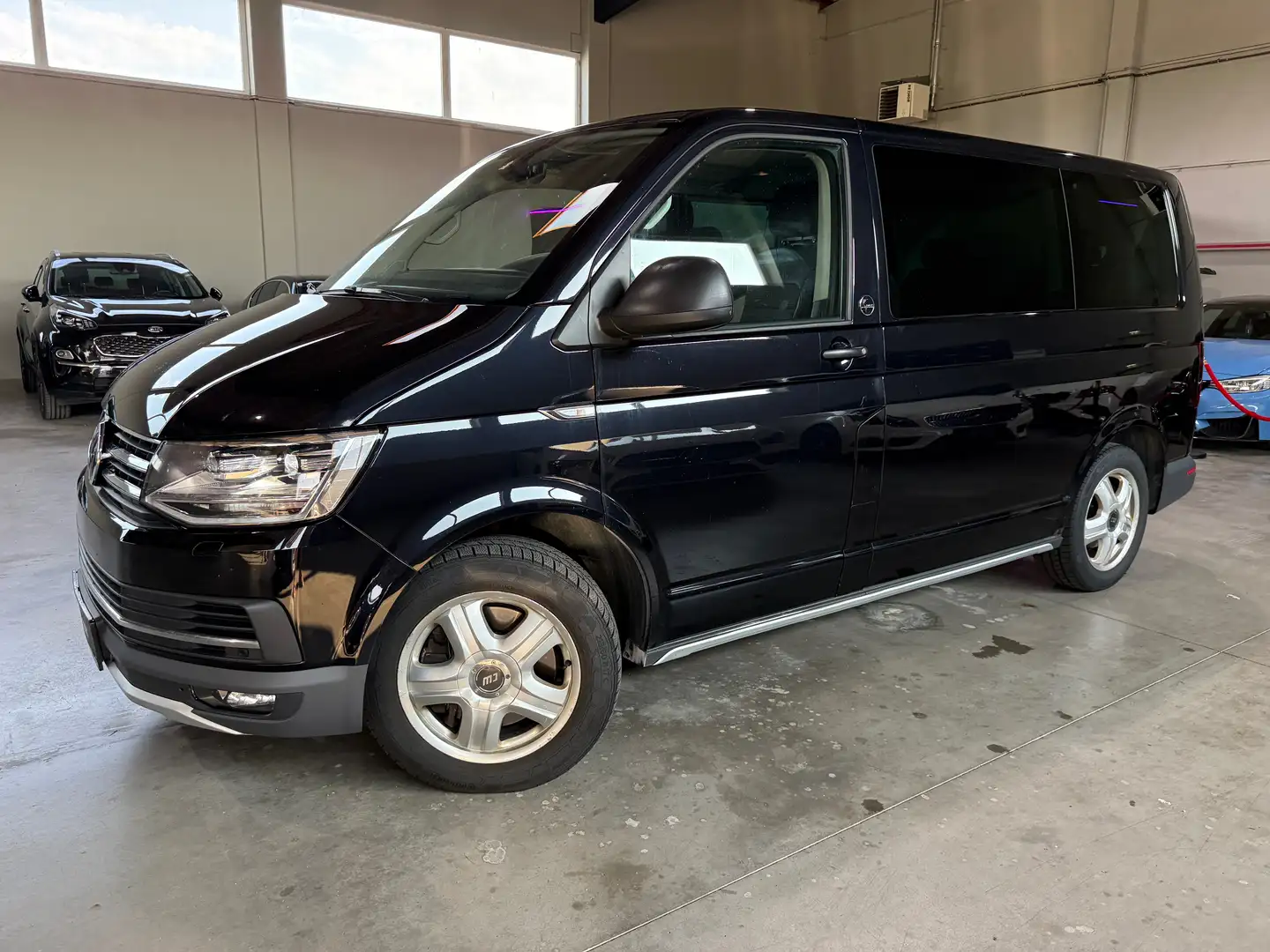 Volkswagen T6 Multivan PanAmericana 2,0 TDI 4Motion BMT DSG PanAmericana Schwarz - 1