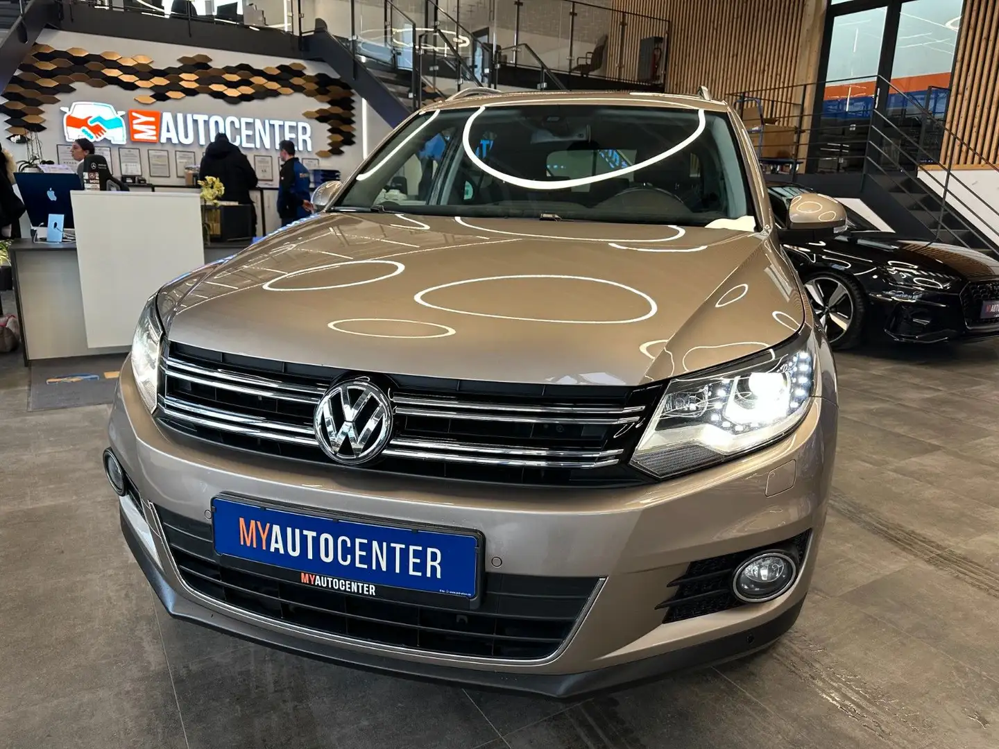 Volkswagen Tiguan Cup Sport & Style BMT 4Motion*AHK*Xenon* Beige - 1