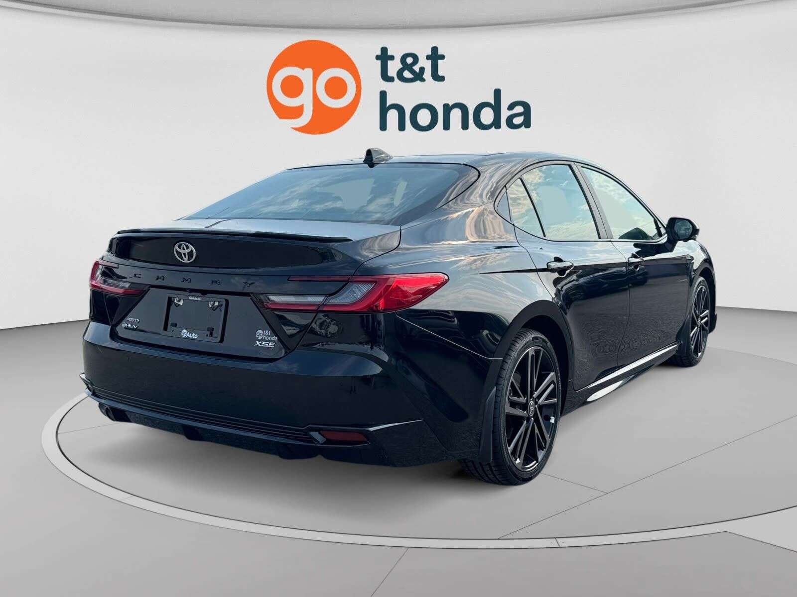2025 Toyota Camry XSE - Leather | Wireless Charger | Heated Front Se — снимка 1