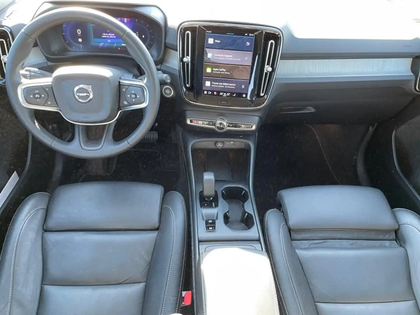 Volvo XC40 B3 Core / Essence Černá - 2