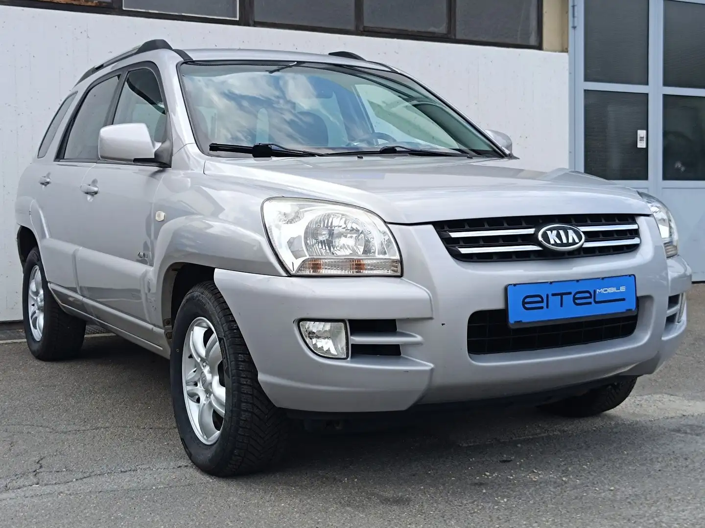 Kia Sportage EX 4WD 2,0 CRDi AHK Teilleder Silber - 2