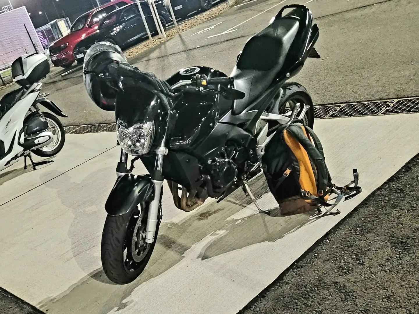 Suzuki GSR 600 Naked Bike Negru - 2