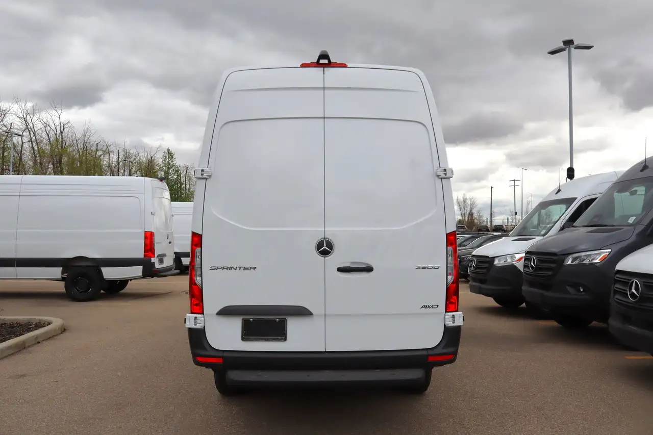 Mercedes-Benz Sprinter снимка Mercedes-Benz Sprinter