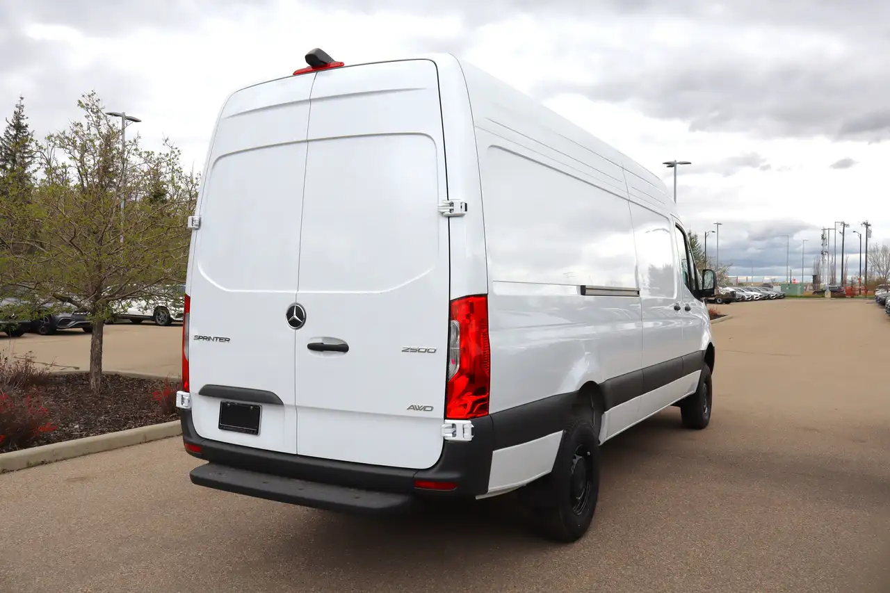 Mercedes-Benz Sprinter снимка Mercedes-Benz Sprinter