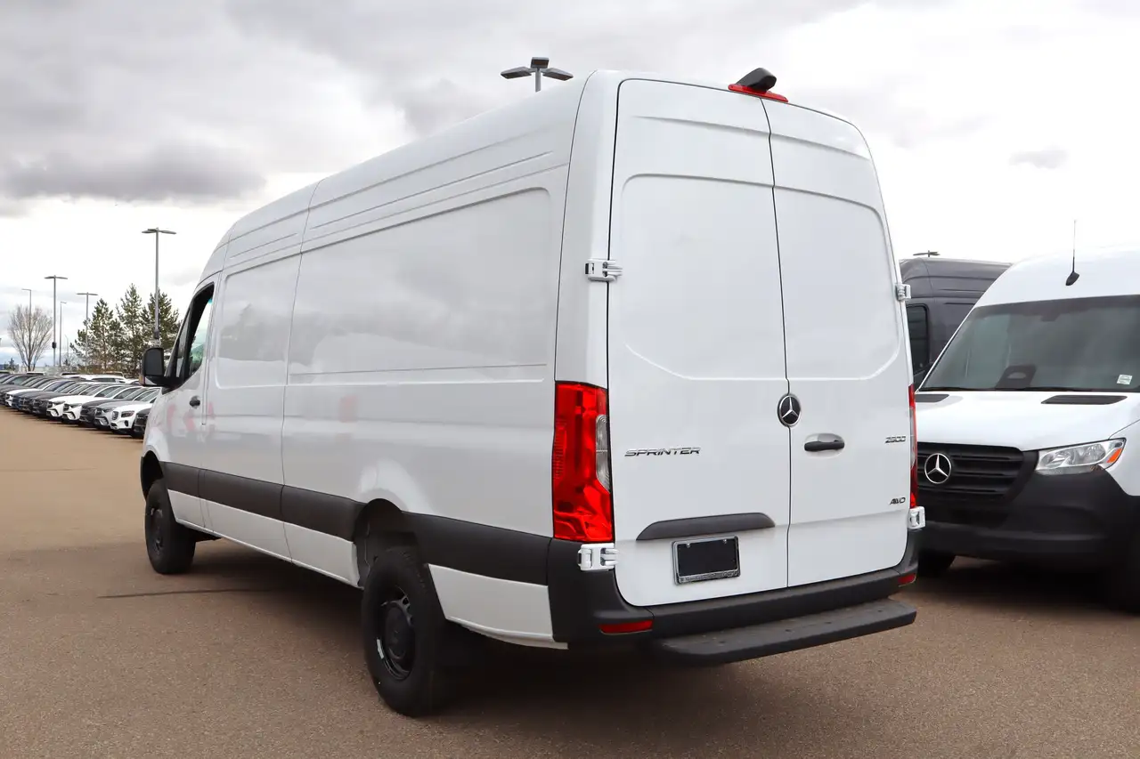 Mercedes-Benz Sprinter снимка Mercedes-Benz Sprinter