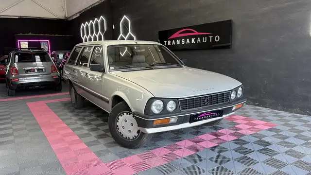 Peugeot 505 SR BREAK 2.0 87 cv VITRES ELECTRIQUES ETAT PROCHE DU NEUF