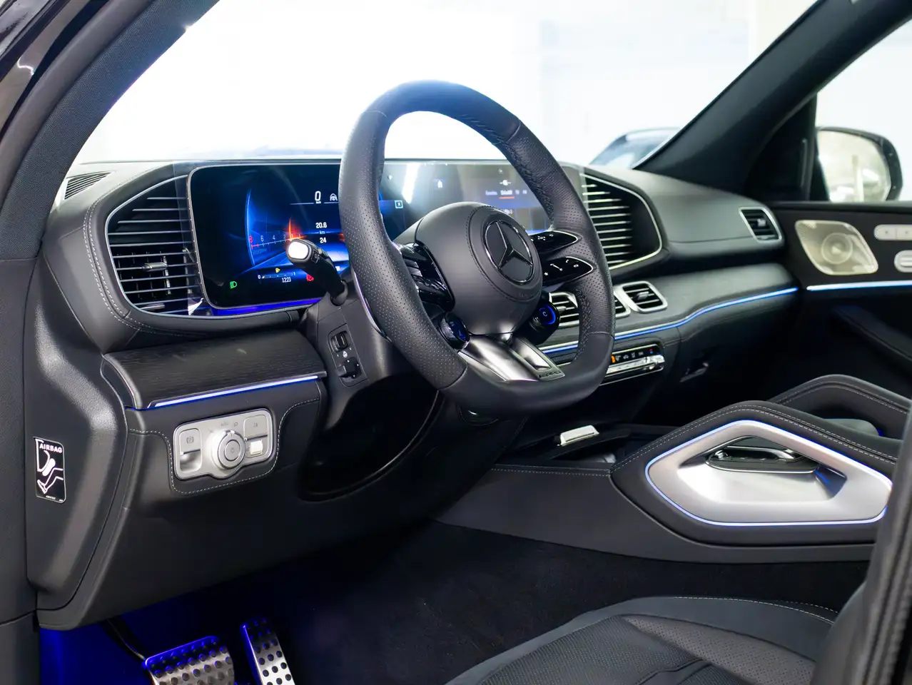 Mercedes-Benz GLE снимка Mercedes-Benz GLE