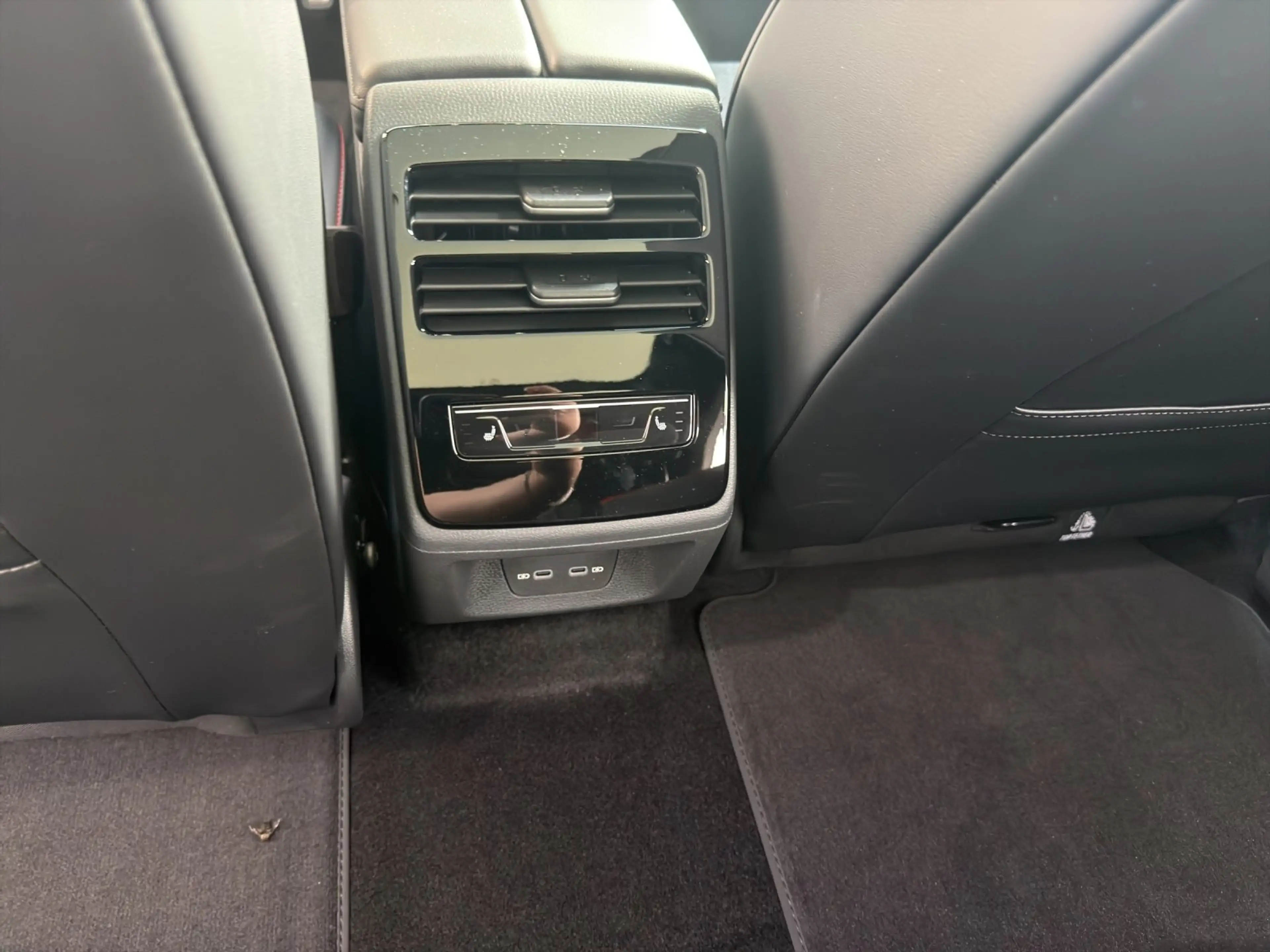Volkswagen ID.7 GTX Tourer 4MOTION LED | NAVI | PANO — photo 14