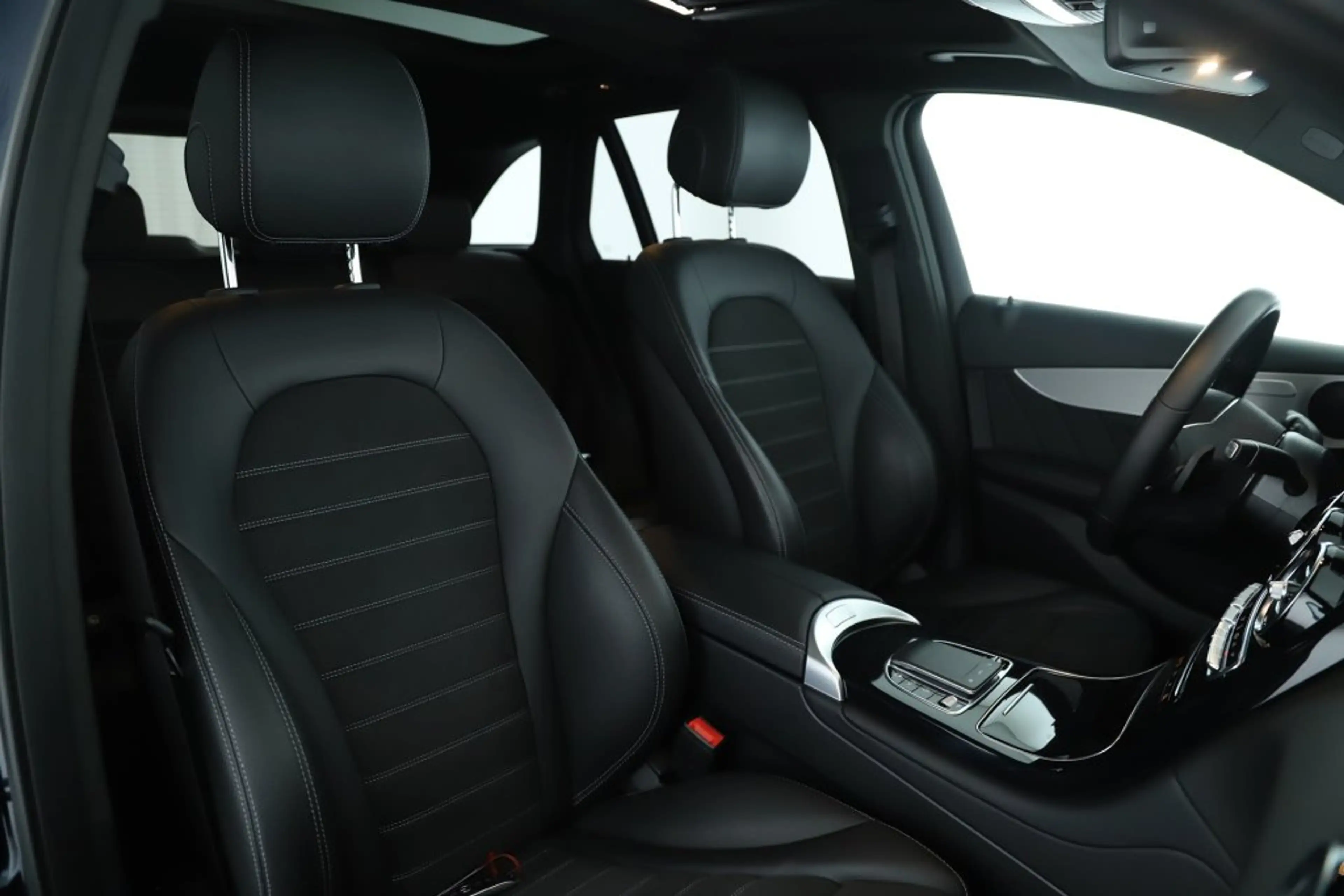 Mercedes-Benz GLC 300 e PHEV 4MATIC Autom AMG-LINE NIGHT NAVI PANO LED — photo 14