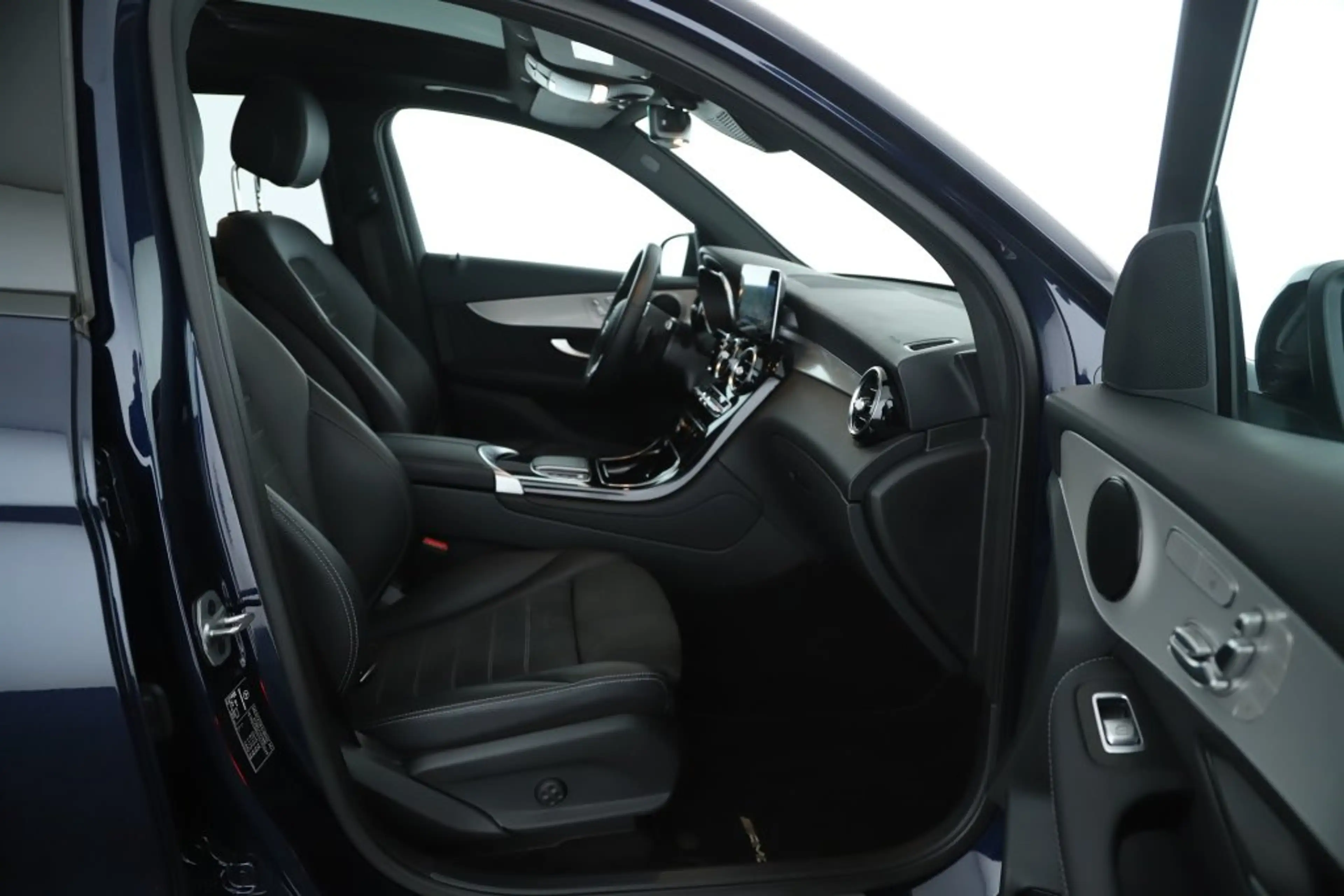 Mercedes-Benz GLC 300 e PHEV 4MATIC Autom AMG-LINE NIGHT NAVI PANO LED — photo 13