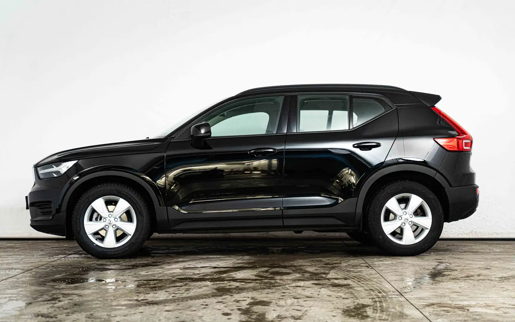 Volvo XC40 XC40 1.5 T2 Momentum Pro Geartronic Schwarz - 2