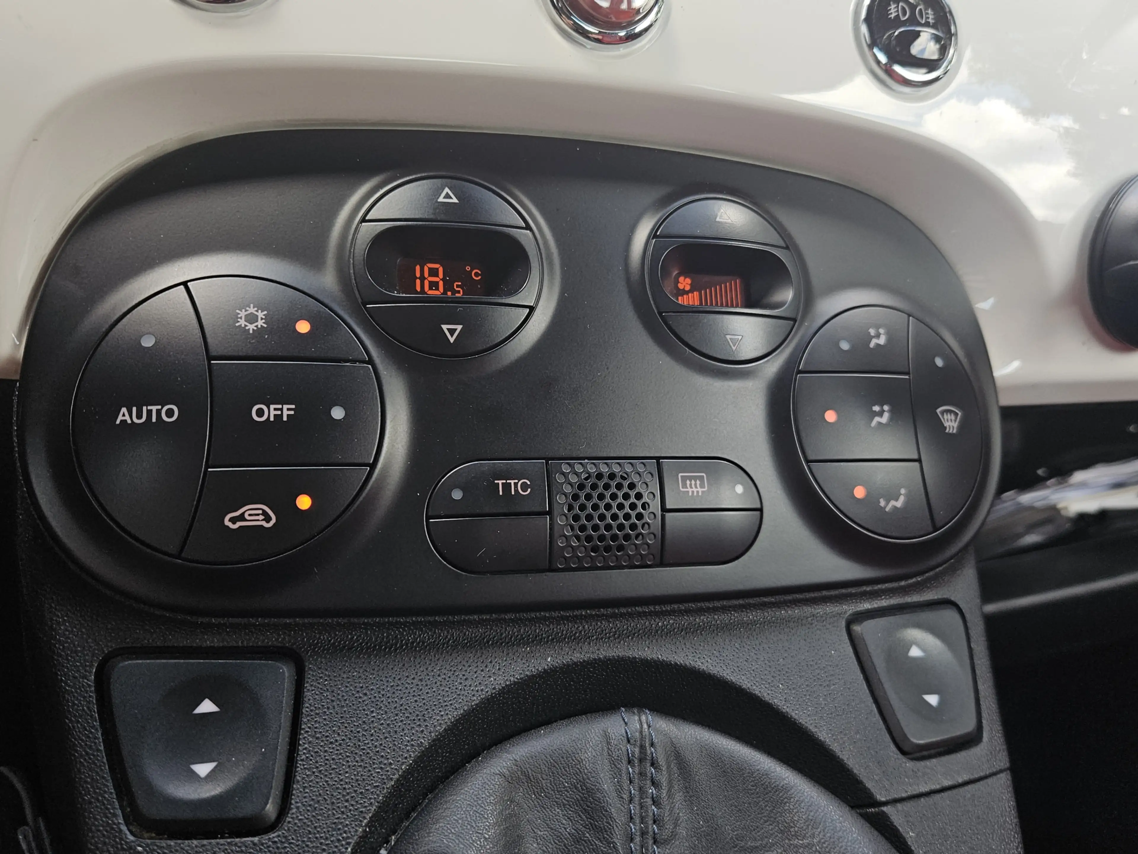 Fiat 500 Abarth 1.4-16V / Dealer Onderhouden/ Leer/ Airco! — photo 16