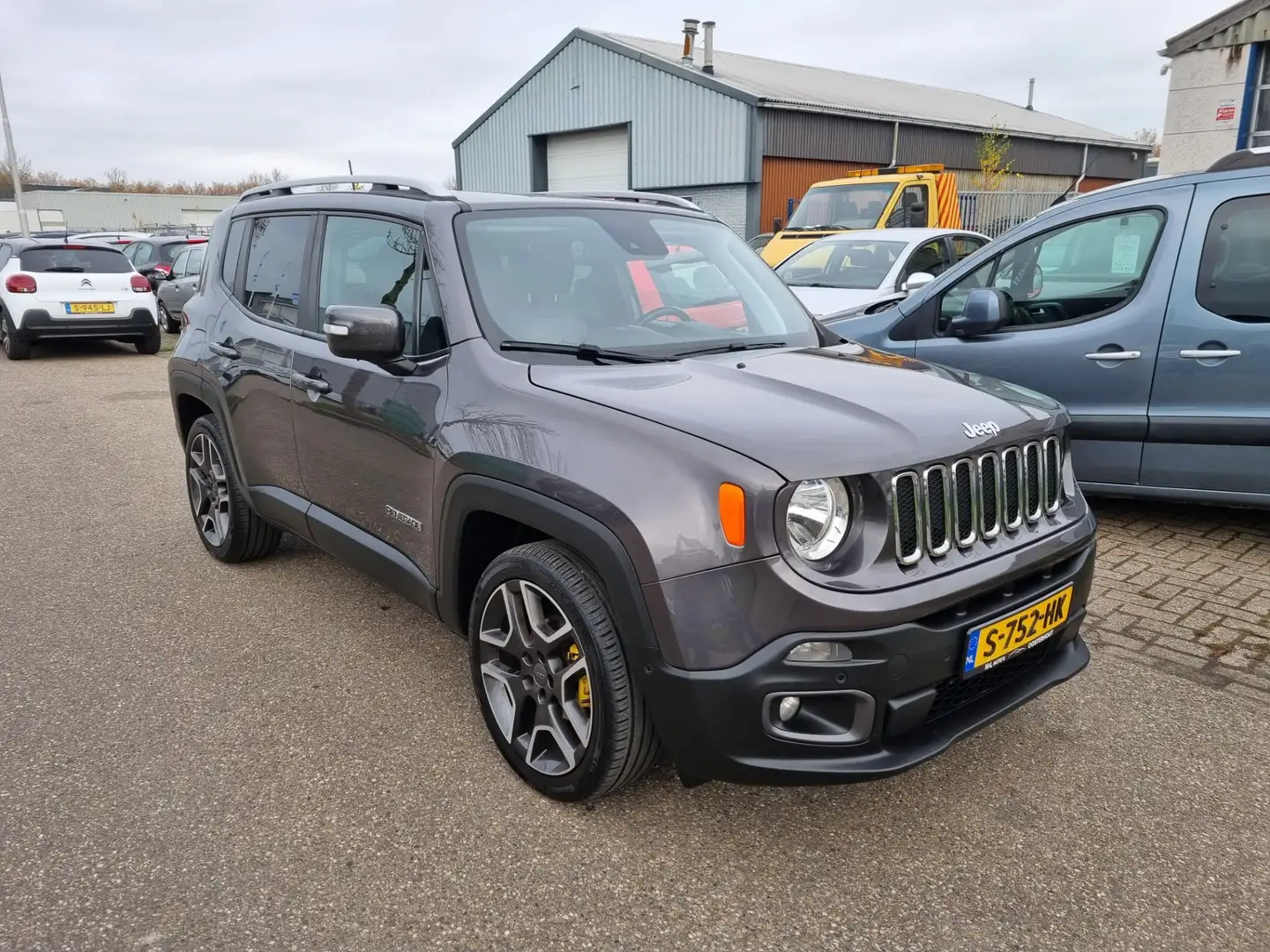 Jeep Renegade 1.4 MultiAir Limited 136pk 6-Bak Bj:2018 Gris - 2