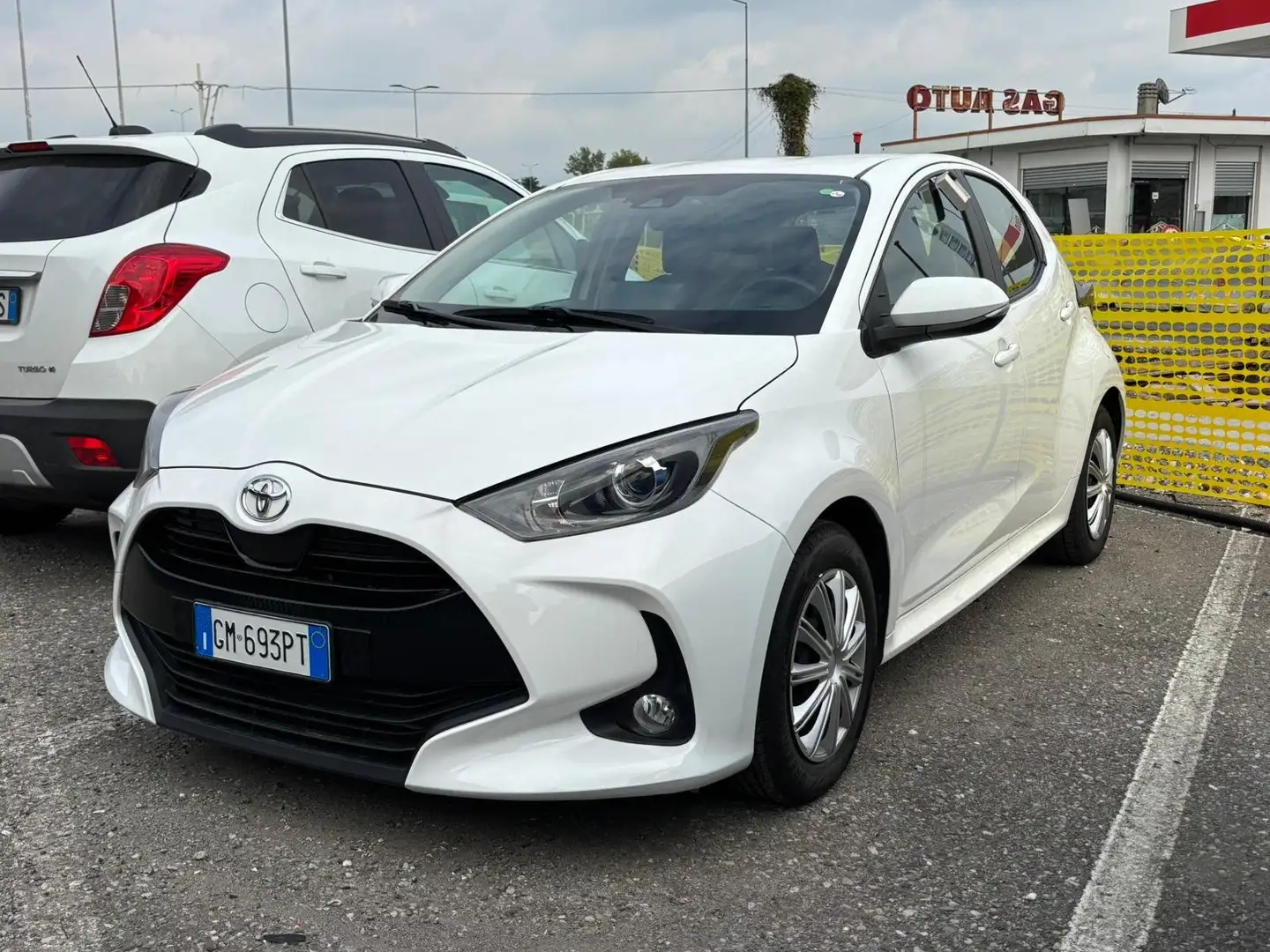 Toyota Yaris 1.000CC 72cv active promo freedom finanziaria Wit - 1