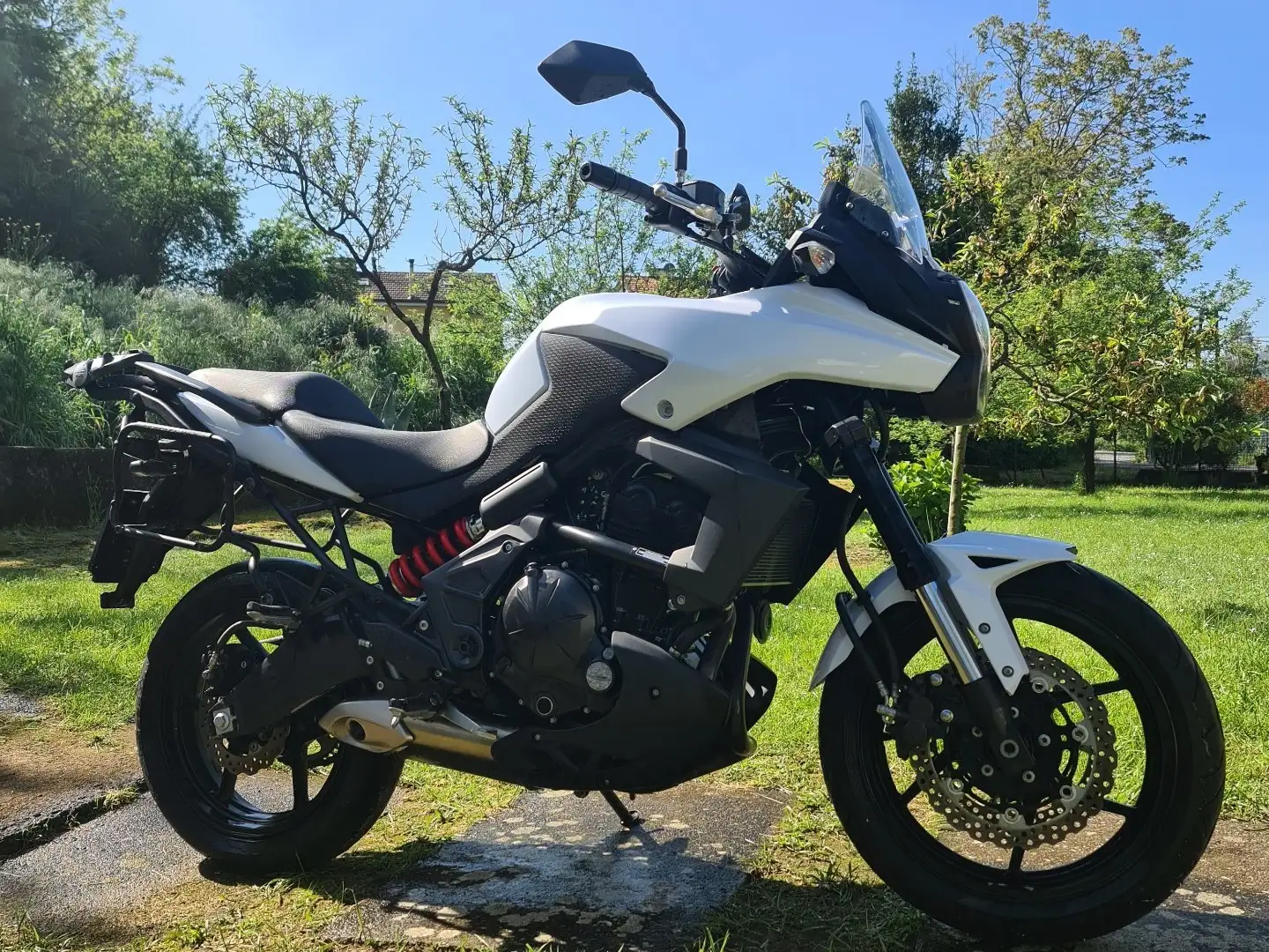 Kawasaki Versys 650 Alb - 2