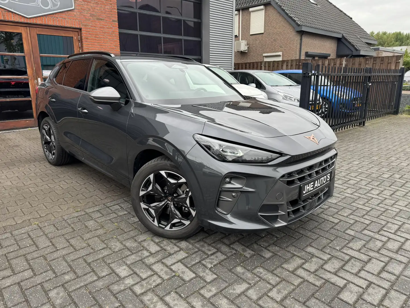 CUPRA Terramar 1.5 TSI e-Hybrid Plugin Hybride Gris - 2