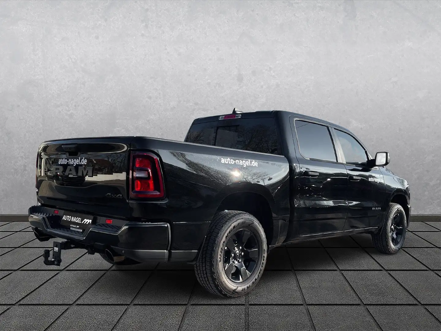 Dodge RAM RAM 1500 Tradesman CrewCab MY25*6-Sitzer*AHK Black - 2
