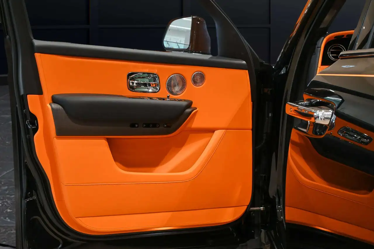 Rolls-Royce Cullinan снимка Rolls-Royce Cullinan