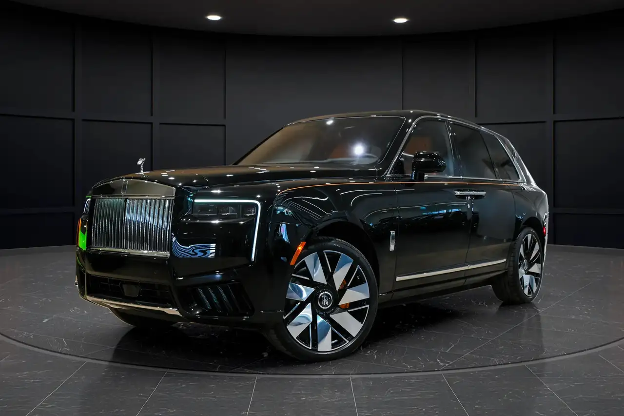 Rolls-Royce Cullinan снимка Rolls-Royce Cullinan