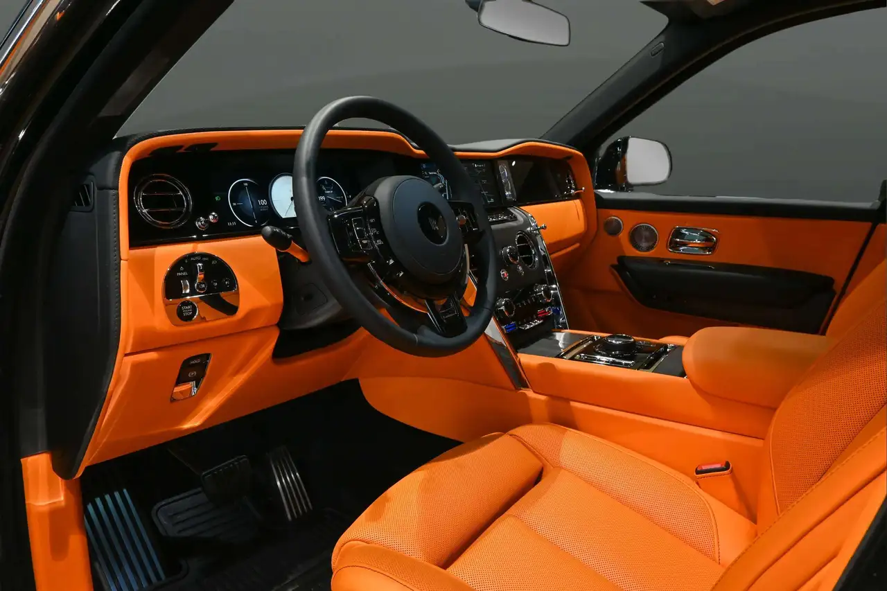 Rolls-Royce Cullinan снимка Rolls-Royce Cullinan