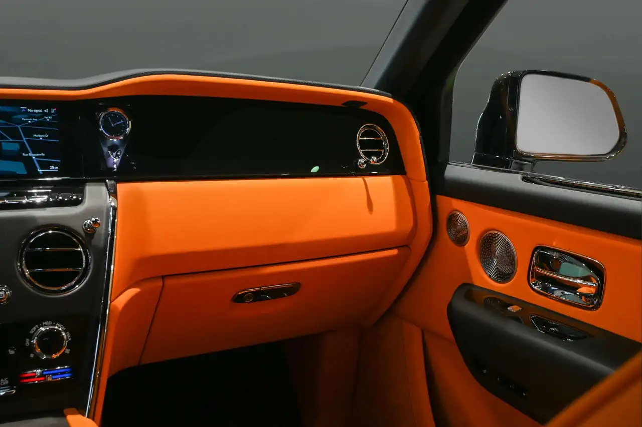 Rolls-Royce Cullinan снимка Rolls-Royce Cullinan