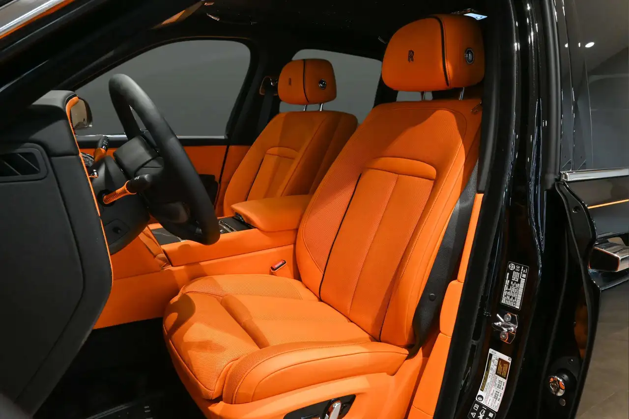 Rolls-Royce Cullinan снимка Rolls-Royce Cullinan