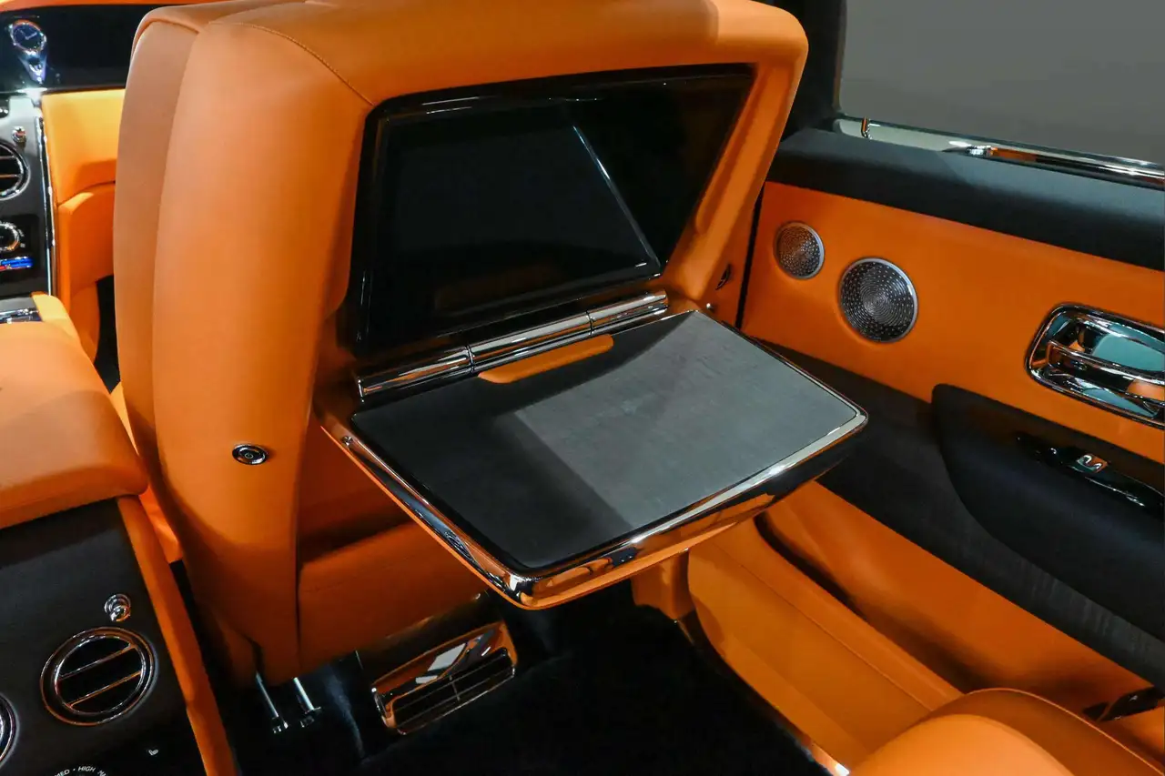 Rolls-Royce Cullinan снимка Rolls-Royce Cullinan