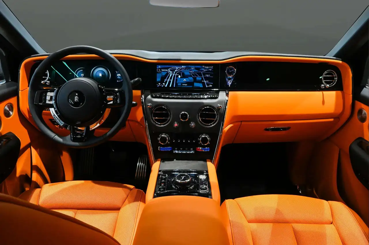 Rolls-Royce Cullinan снимка Rolls-Royce Cullinan