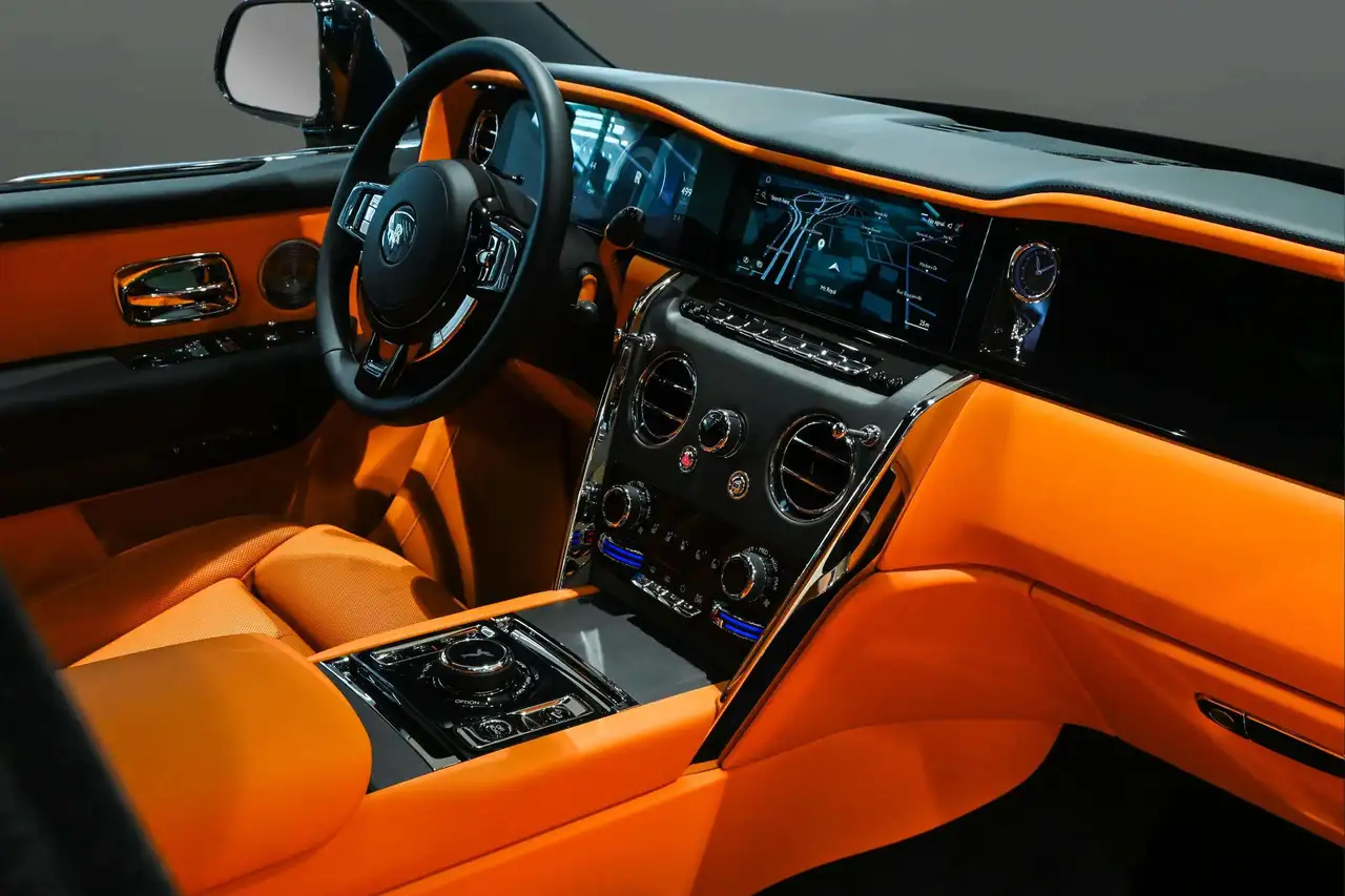 Rolls-Royce Cullinan снимка Rolls-Royce Cullinan