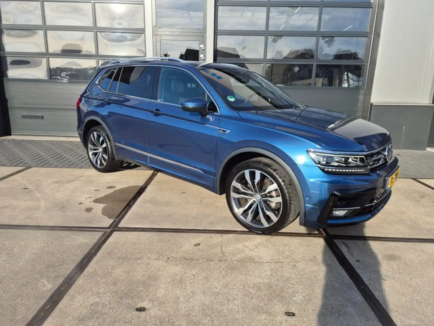 Volkswagen Tiguan Allspace 1.4 tfsi Dsg-R-LINE -7pers-Pano-vitual da Blauw - 2